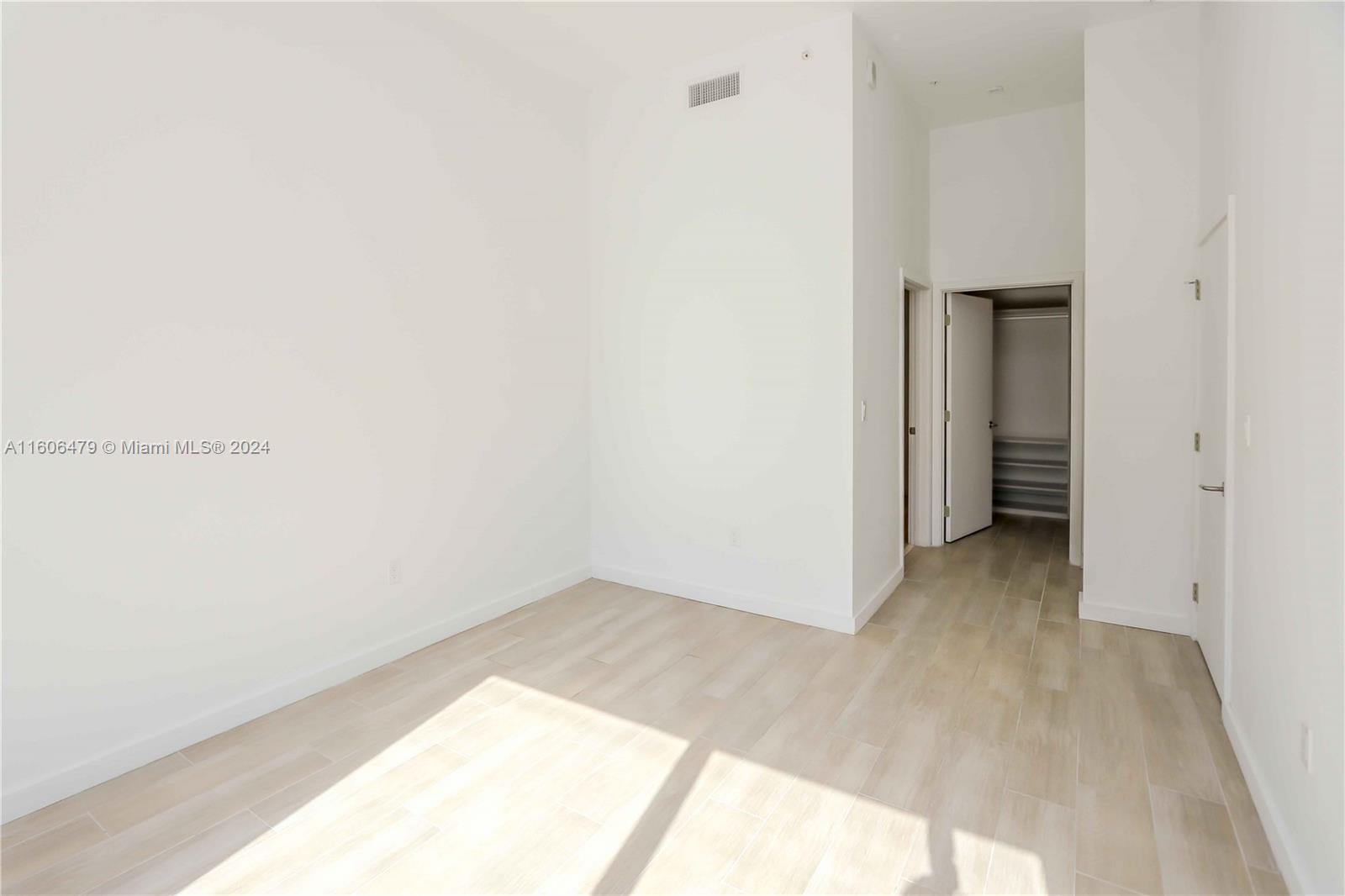 1600 SW 1st Ave # 07 Unit: TH-07