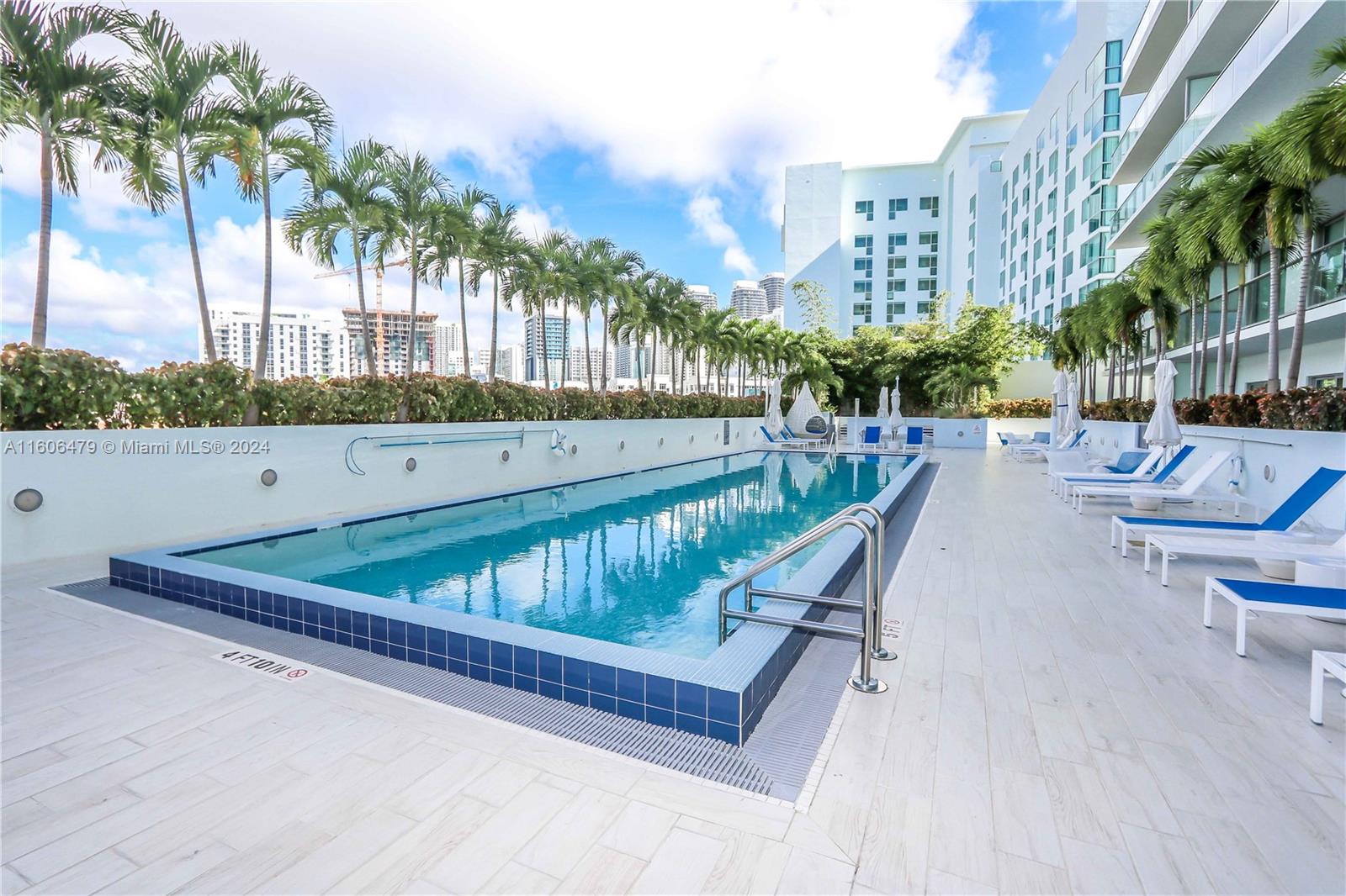 1600 SW 1st Ave # 07 Unit: TH-07