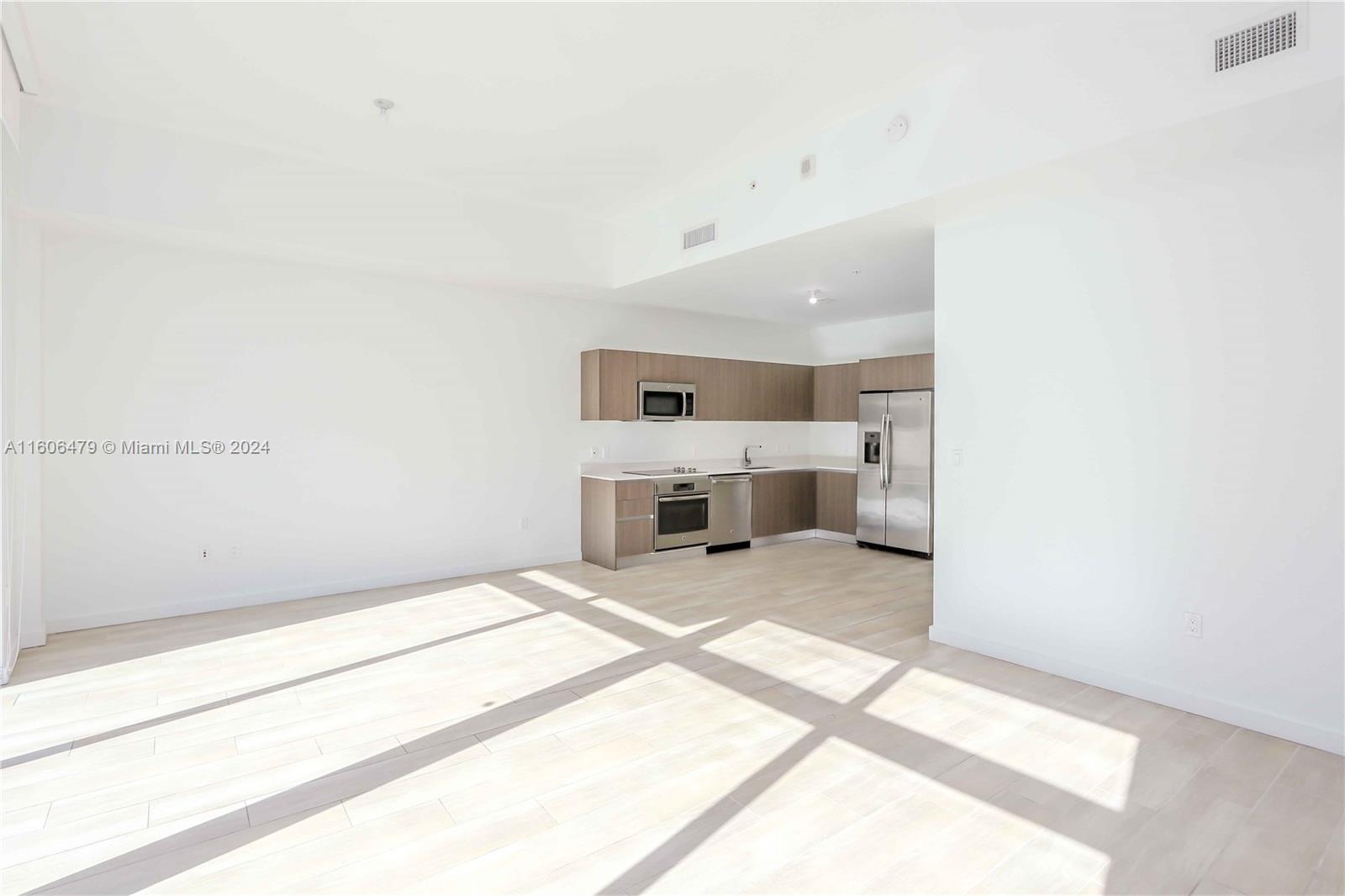 1600 SW 1st Ave # 07 Unit: TH-07