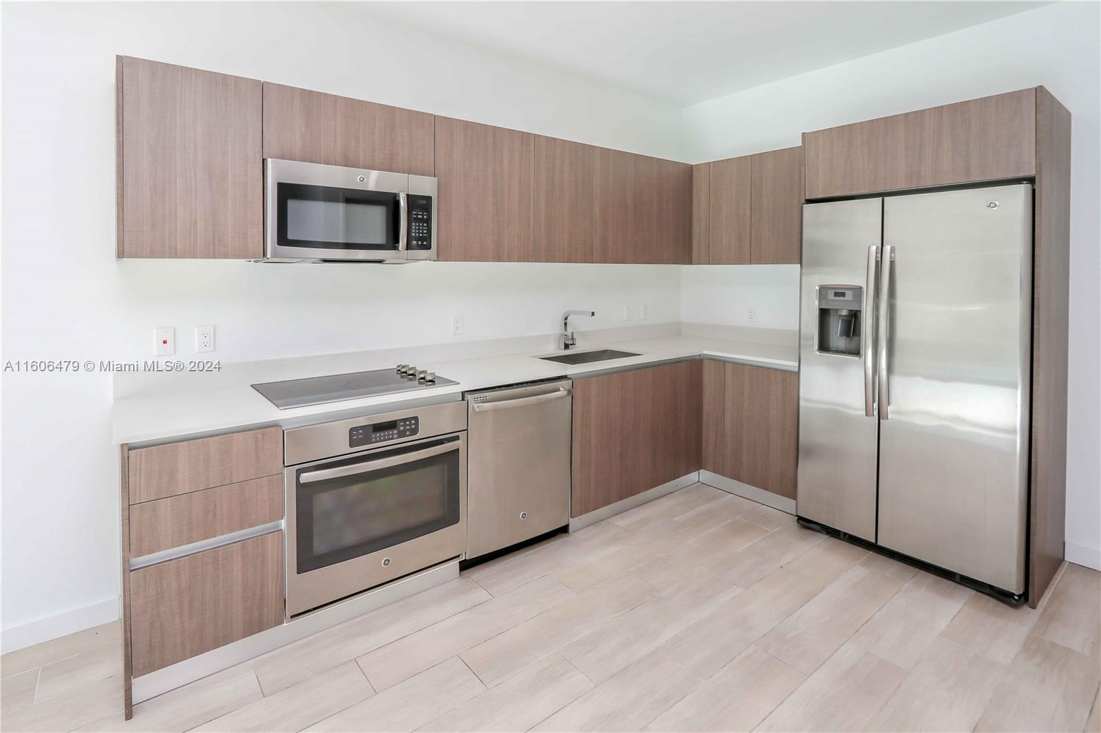 1600 SW 1st Ave # 07 Unit: TH-07