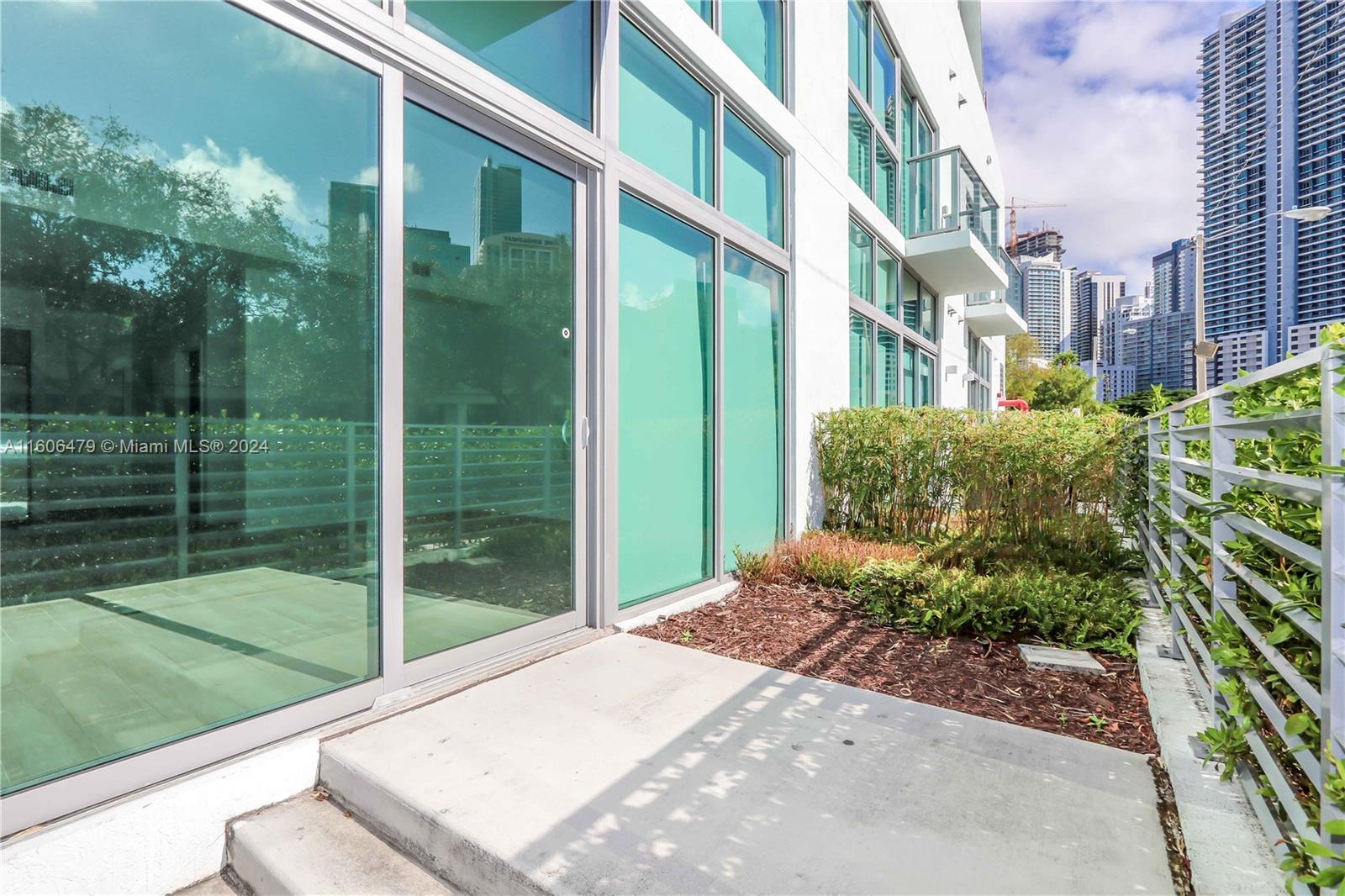 1600 SW 1st Ave # 07 Unit: TH-07