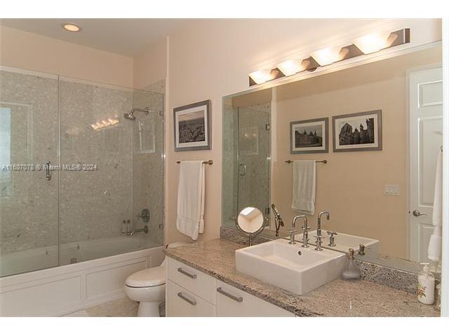 185 SW 7 ST # 4404