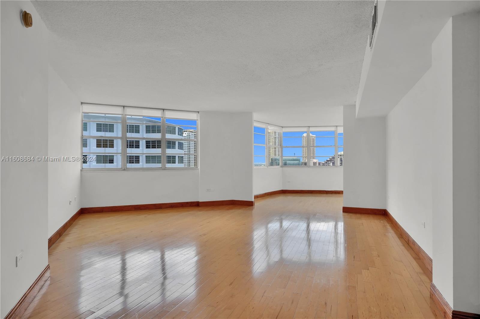 905 Brickell Bay Dr # 1831