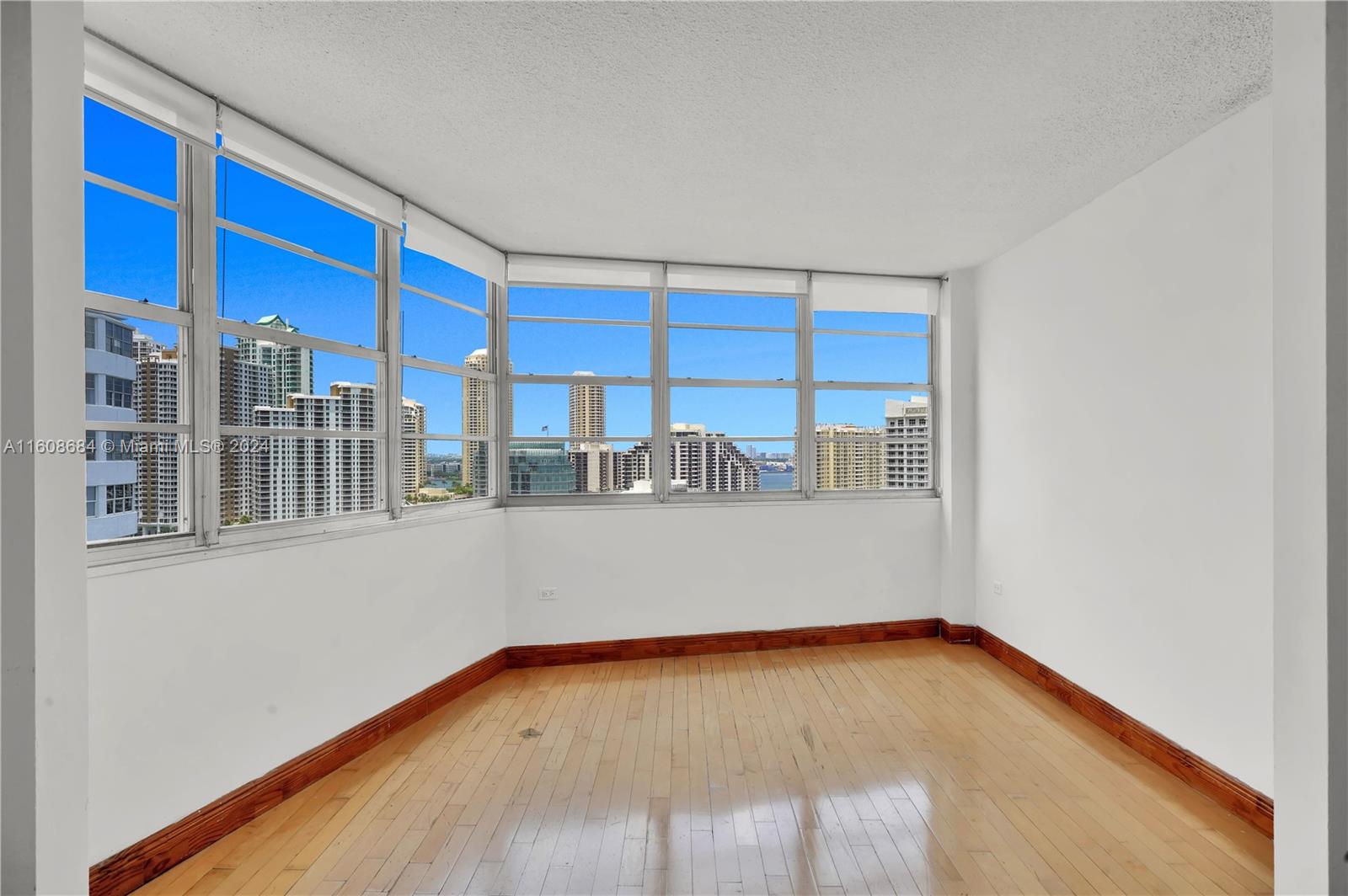 905 Brickell Bay Dr # 1831