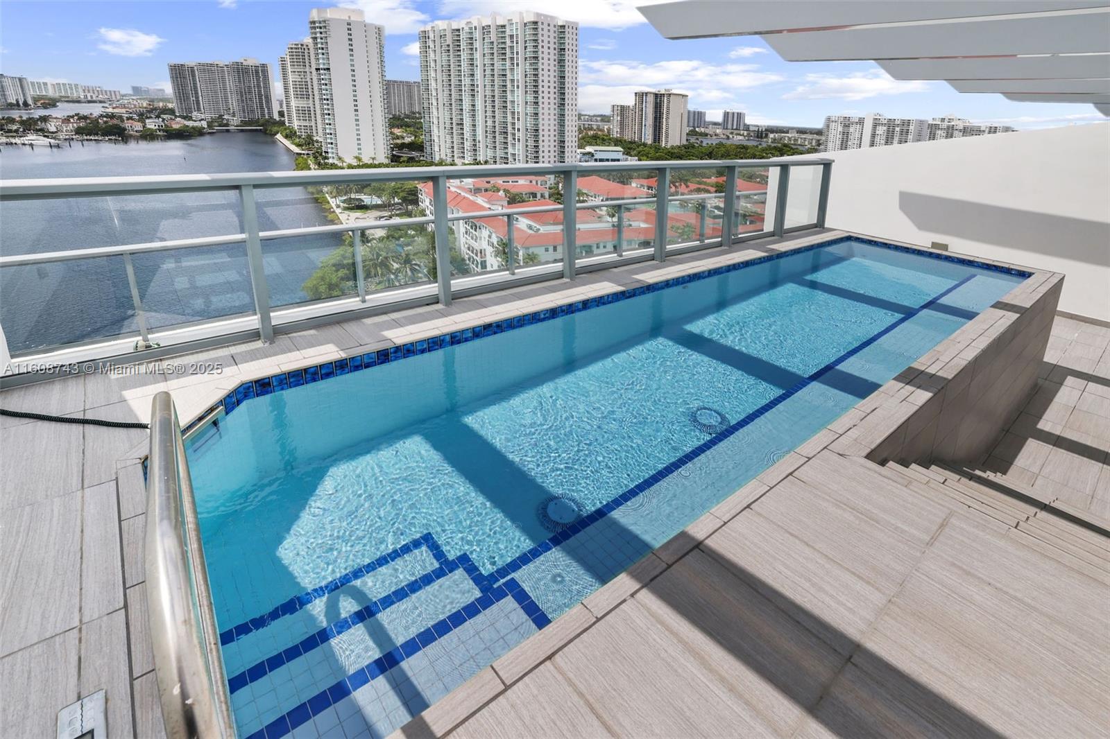 3300 NE 188th St Unit: UPH12 + Rooftop