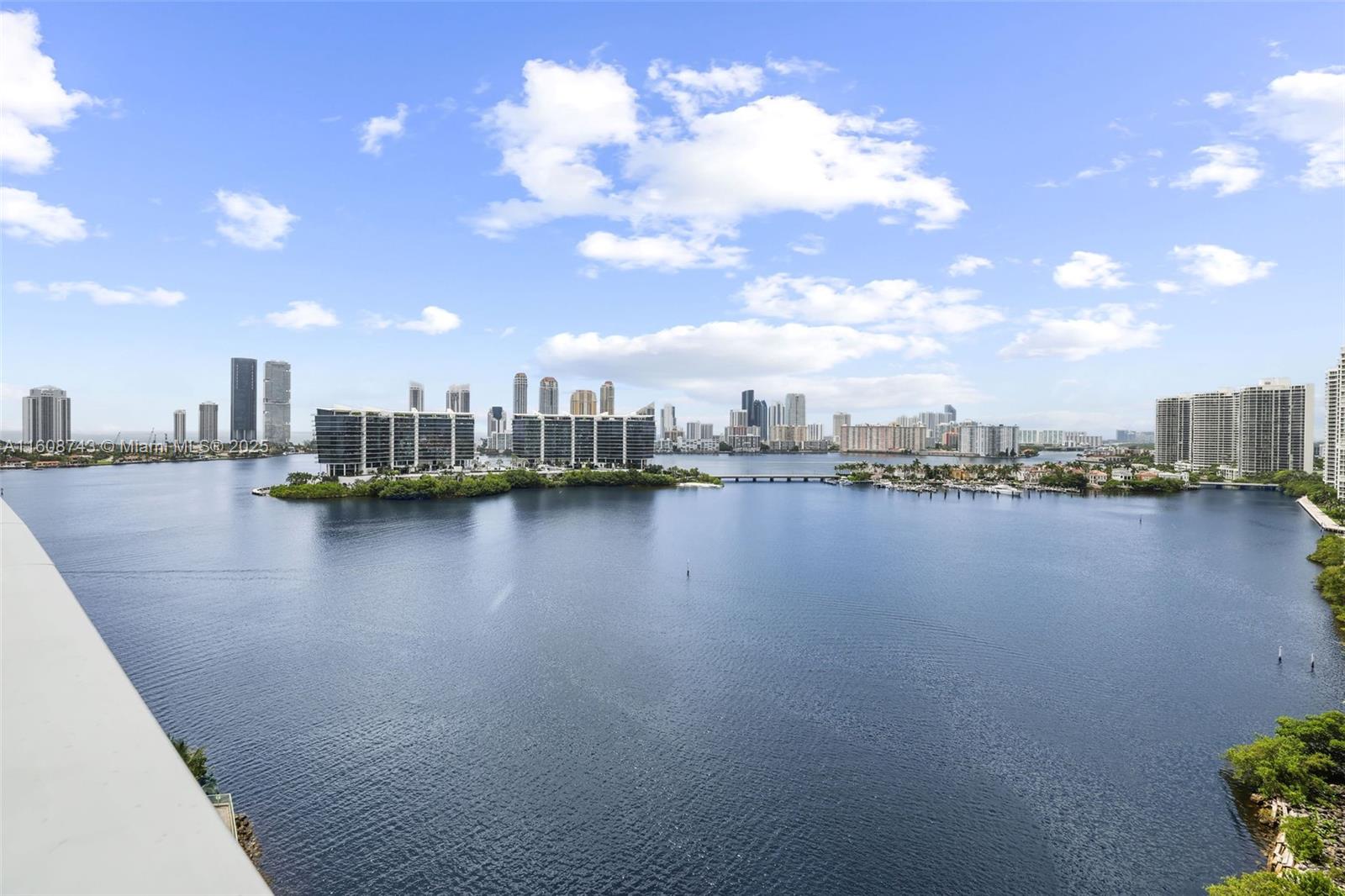 3300 NE 188th St Unit: UPH12 + Rooftop