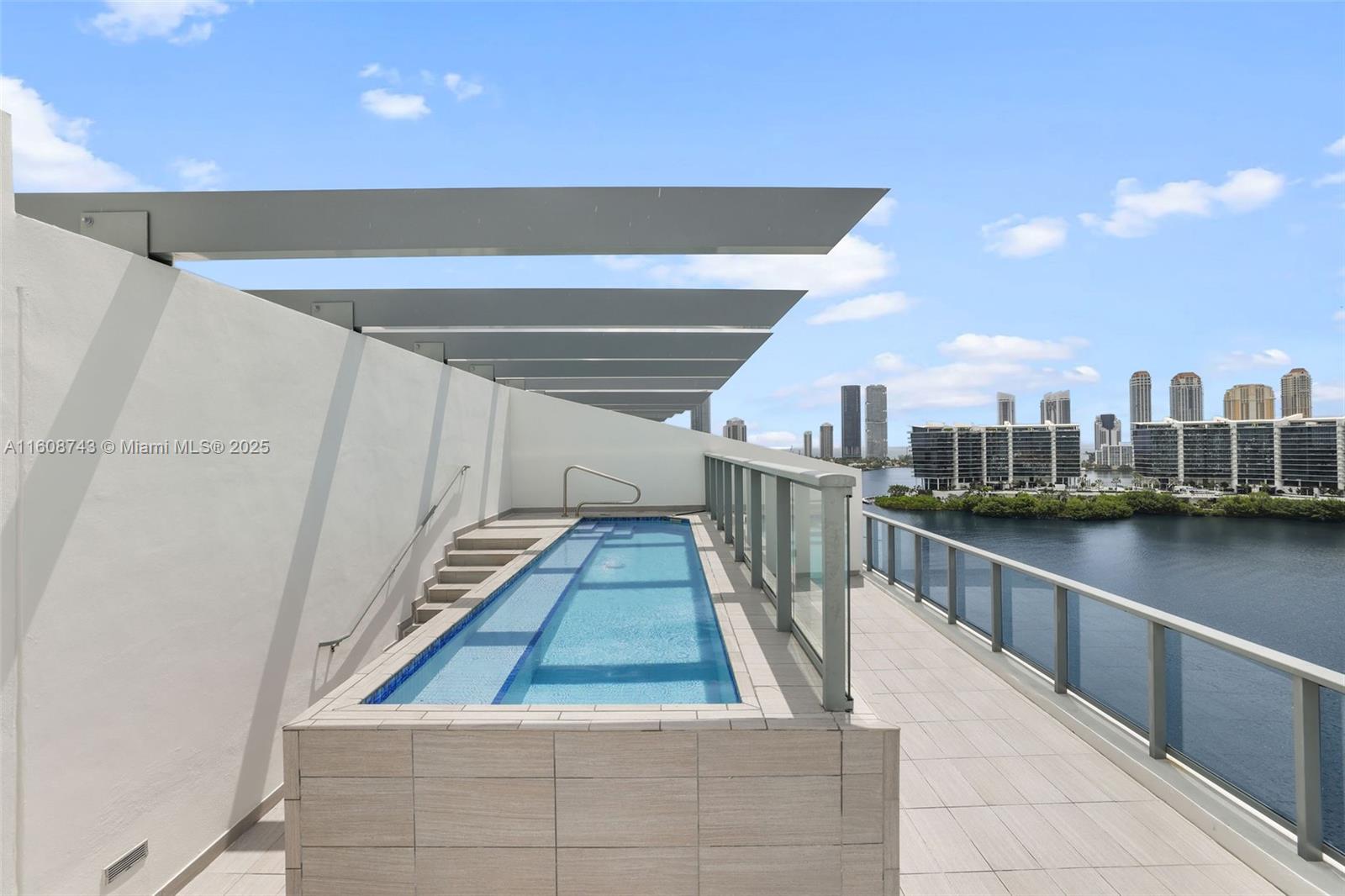 3300 NE 188th St Unit: UPH12 + Rooftop