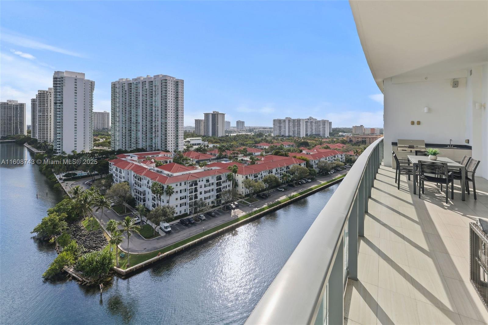 3300 NE 188th St Unit: UPH12 + Rooftop