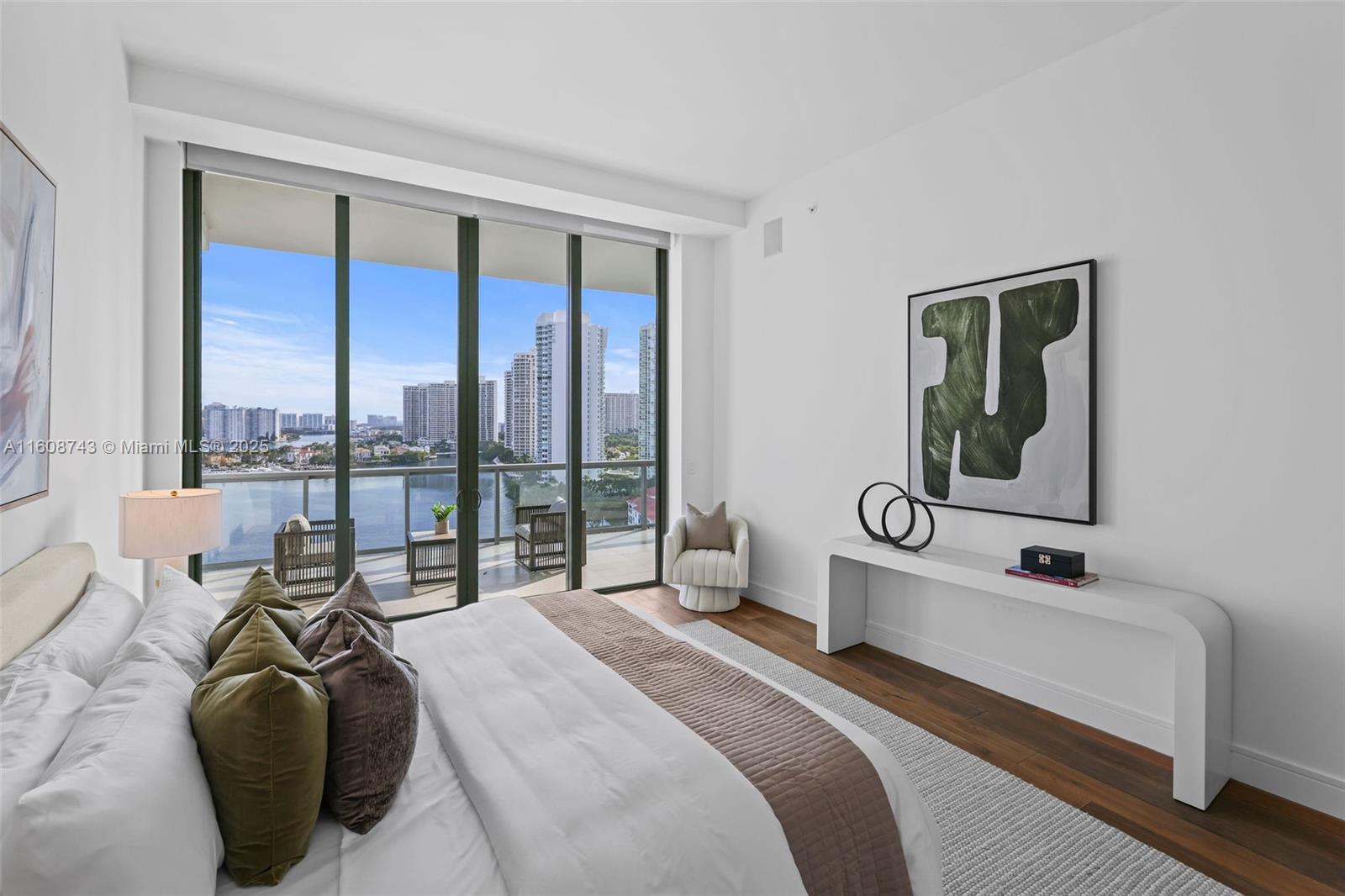 3300 NE 188th St Unit: UPH12 + Rooftop