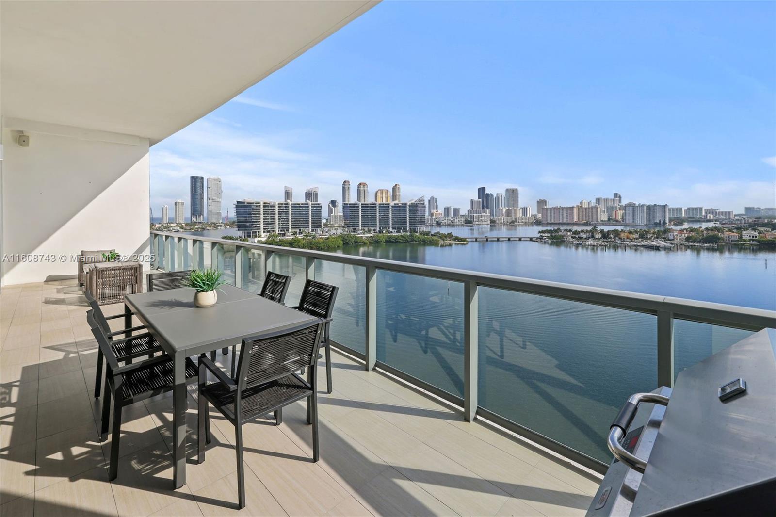 3300 NE 188th St Unit: UPH12 + Rooftop