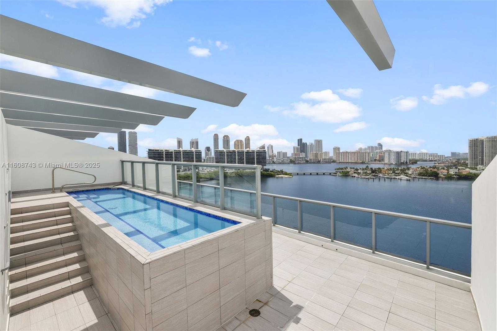3300 NE 188th St Unit: UPH12 + Rooftop