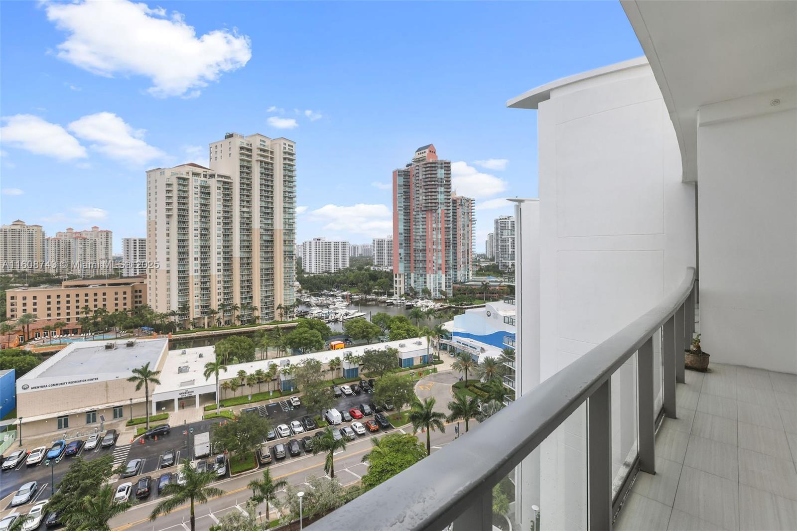 3300 NE 188th St Unit: UPH12 + Rooftop