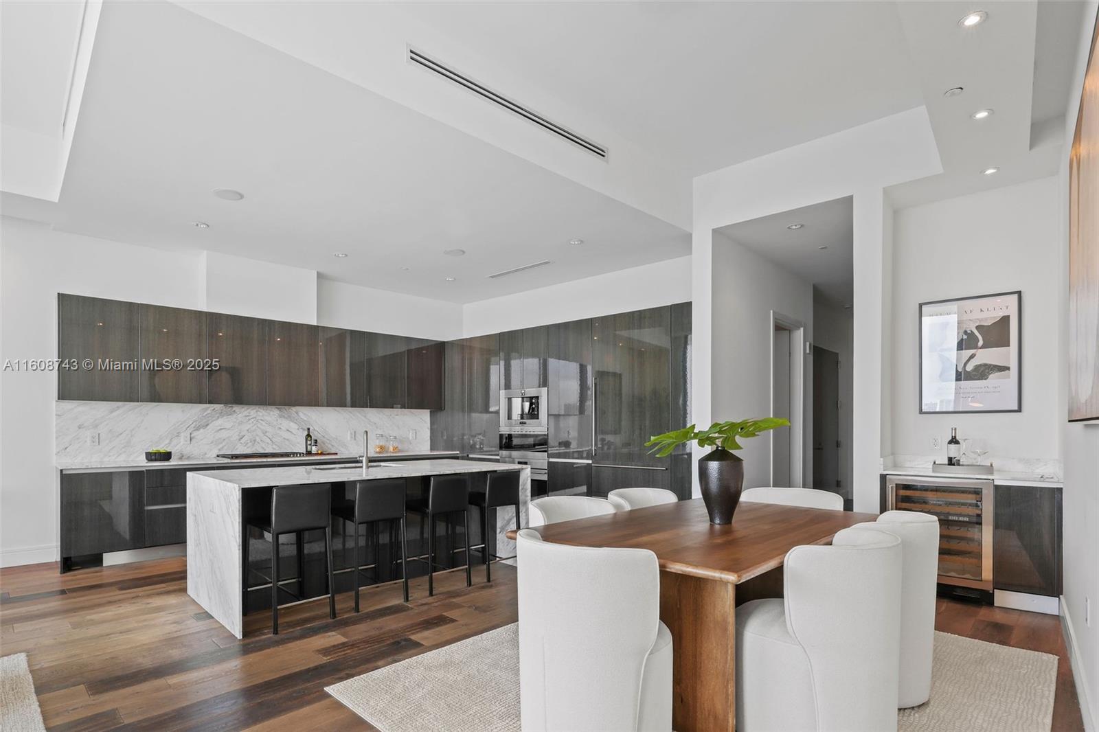 3300 NE 188th St Unit: UPH12 + Rooftop