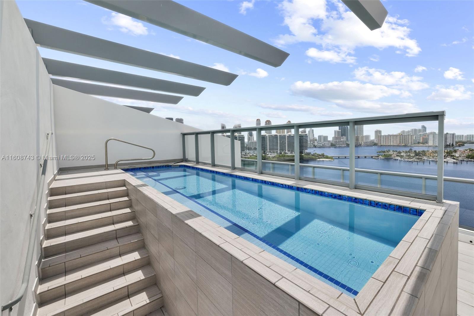3300 NE 188th St Unit: UPH12 + Rooftop