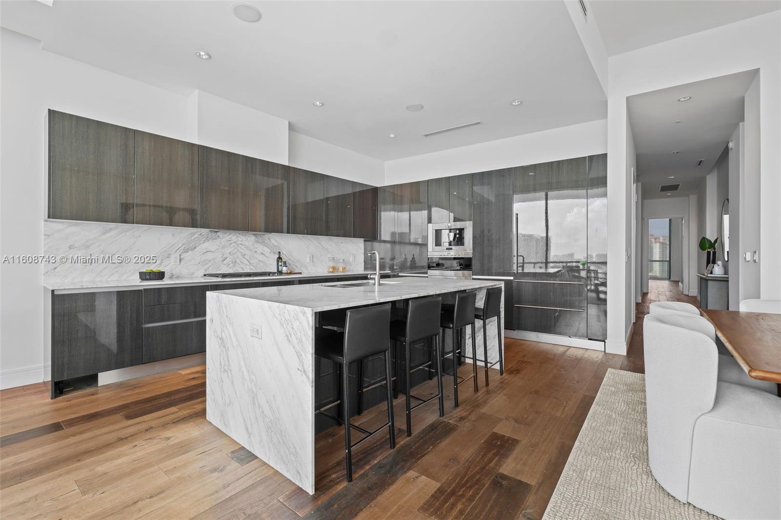 3300 NE 188th St Unit: UPH12 + Rooftop