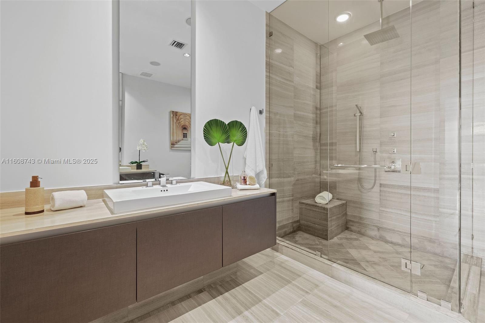 3300 NE 188th St Unit: UPH12 + Rooftop