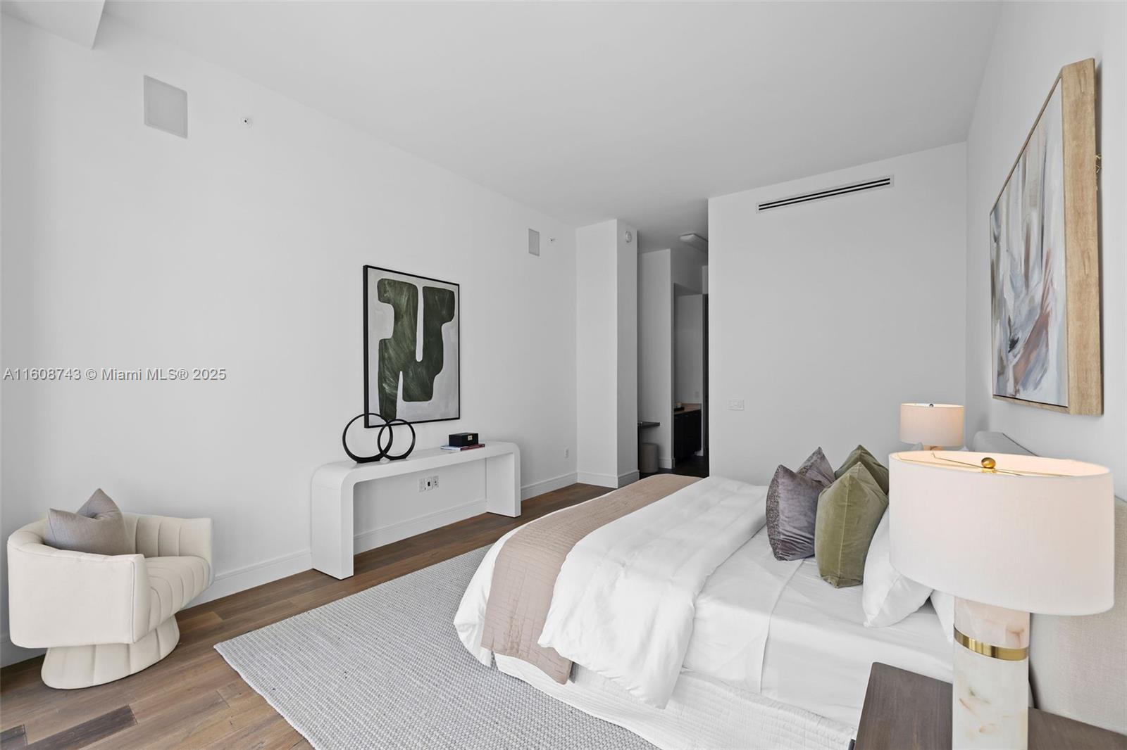 3300 NE 188th St Unit: UPH12 + Rooftop