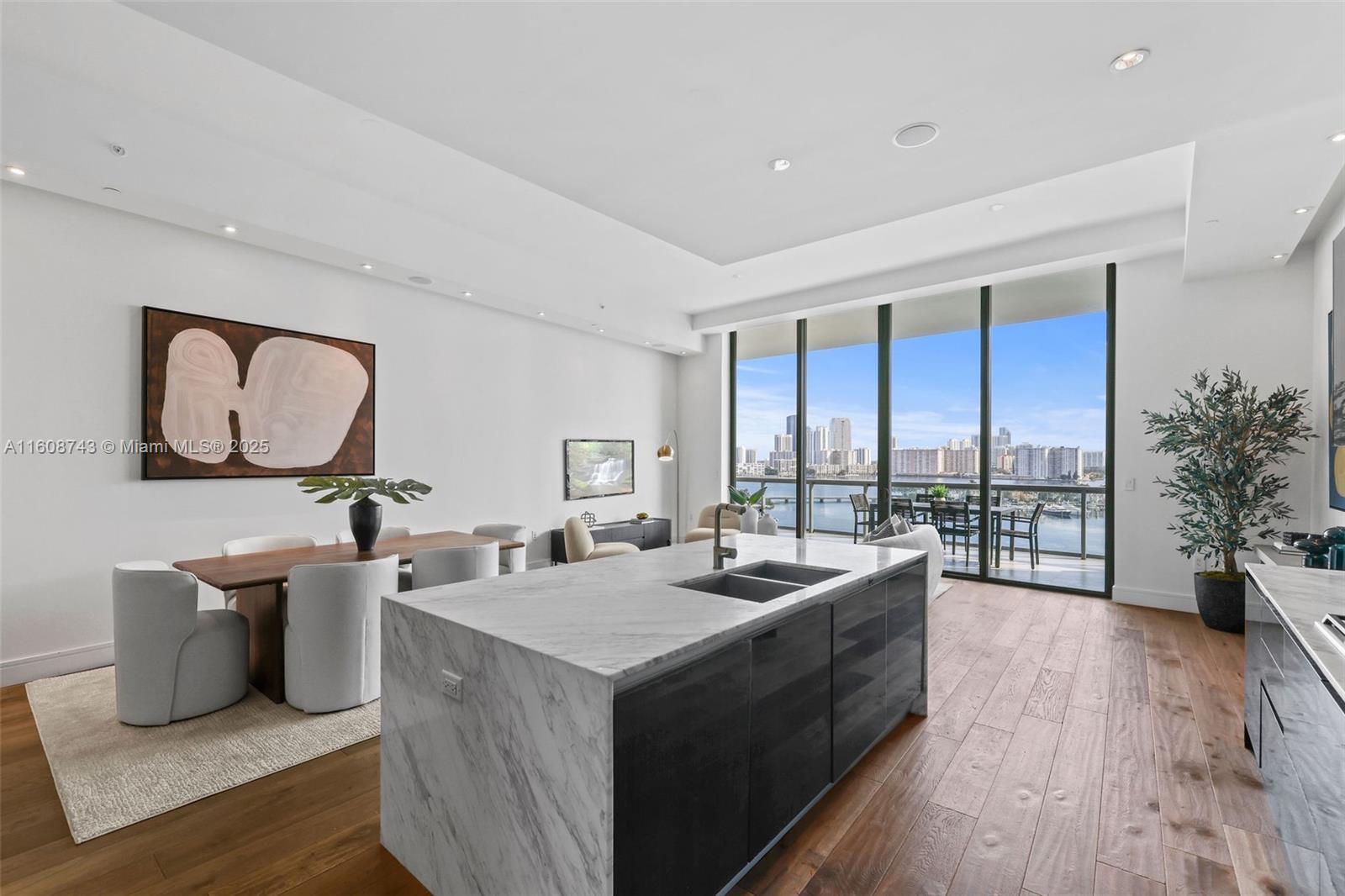 3300 NE 188th St Unit: UPH12 + Rooftop