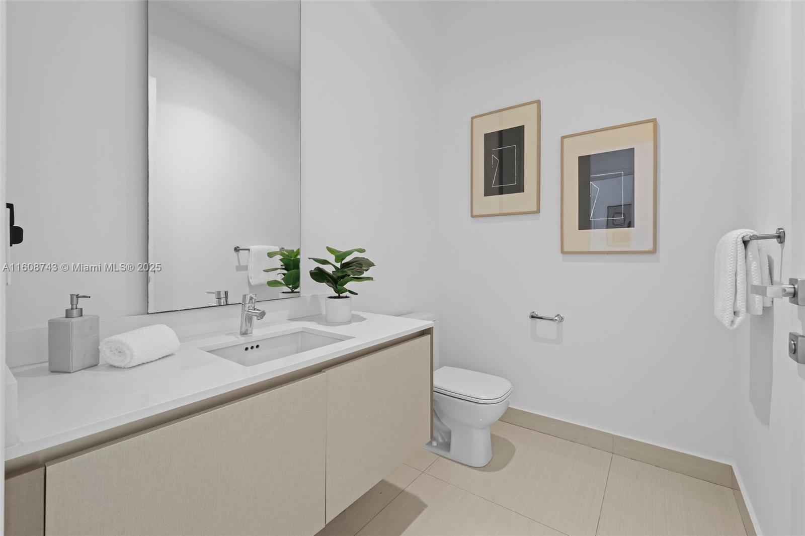 3300 NE 188th St Unit: UPH12 + Rooftop