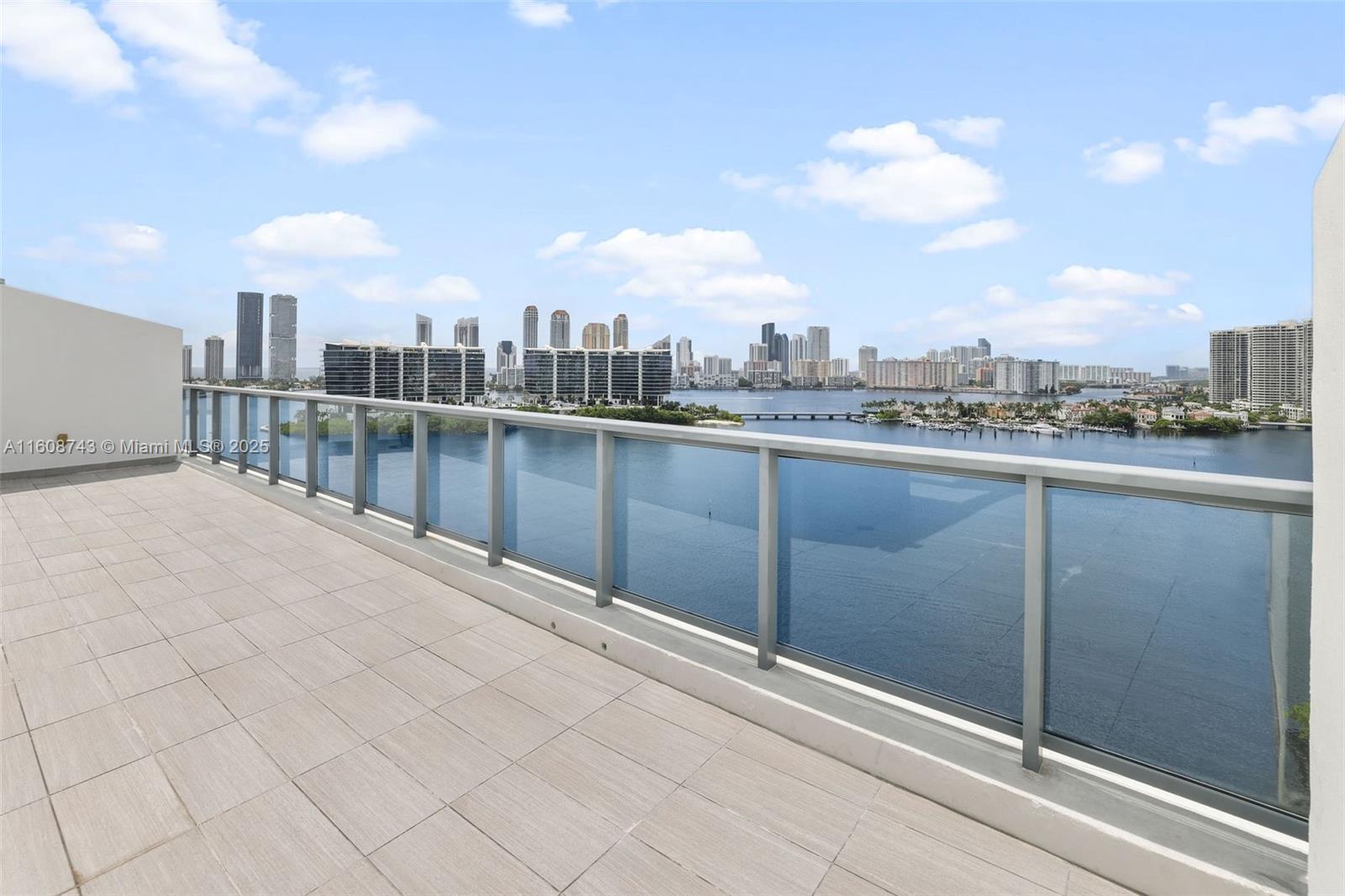 3300 NE 188th St Unit: UPH12 + Rooftop