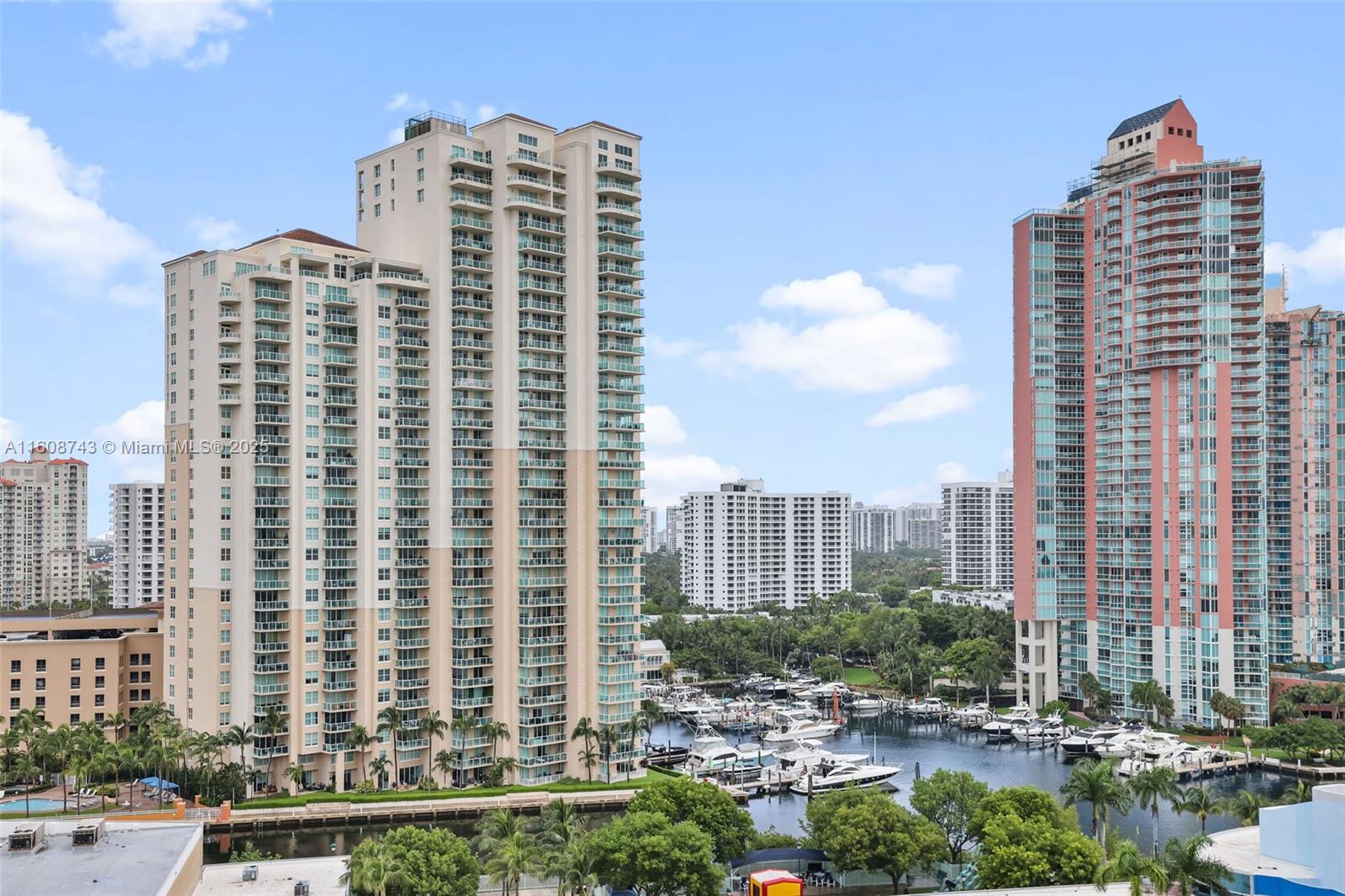 3300 NE 188th St Unit: UPH12 + Rooftop