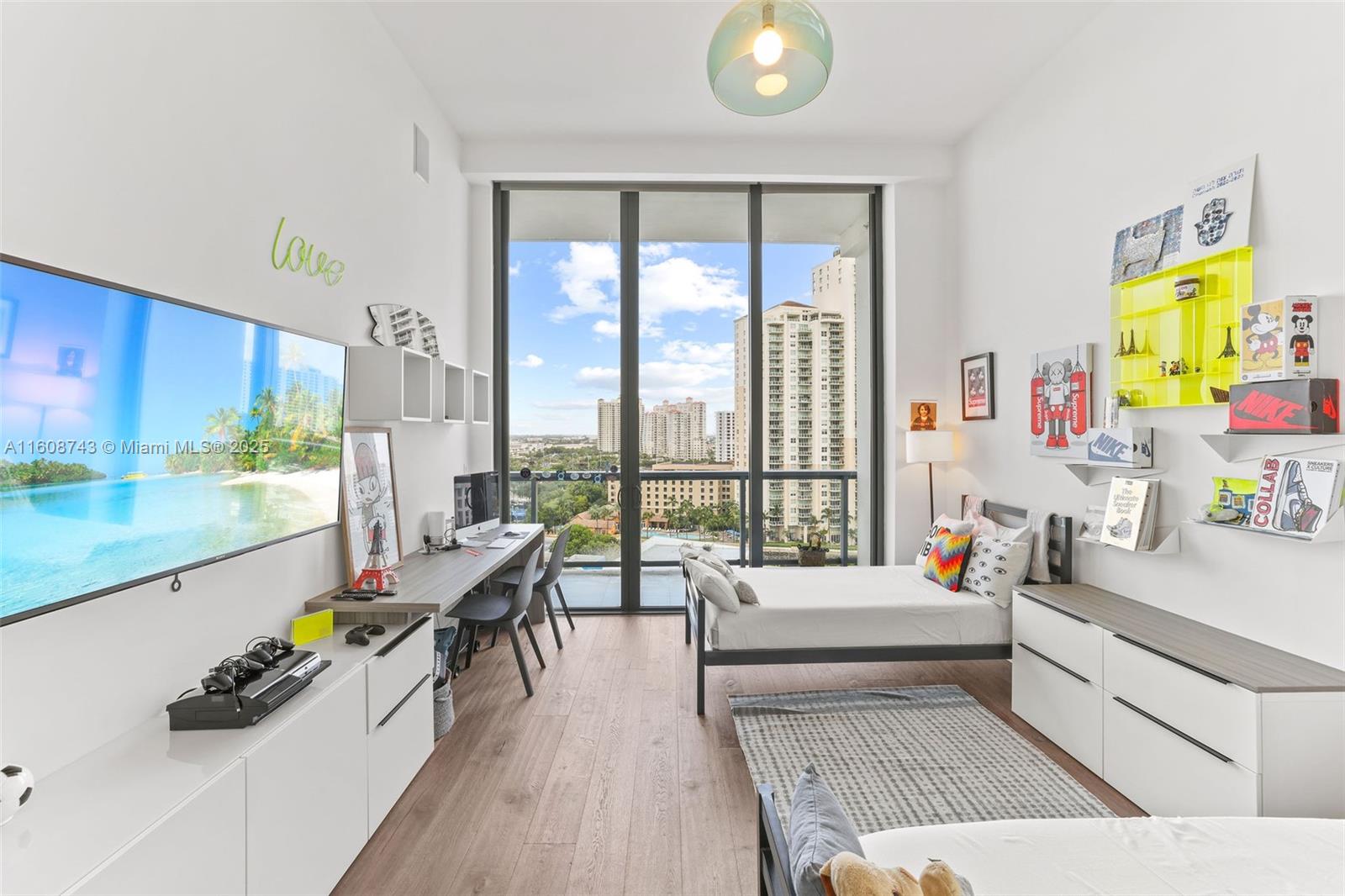 3300 NE 188th St Unit: UPH12 + Rooftop