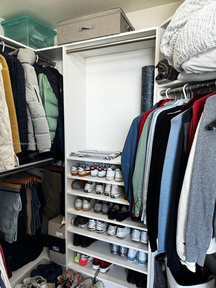 1607 Ponce De Leon Blvd # 14A