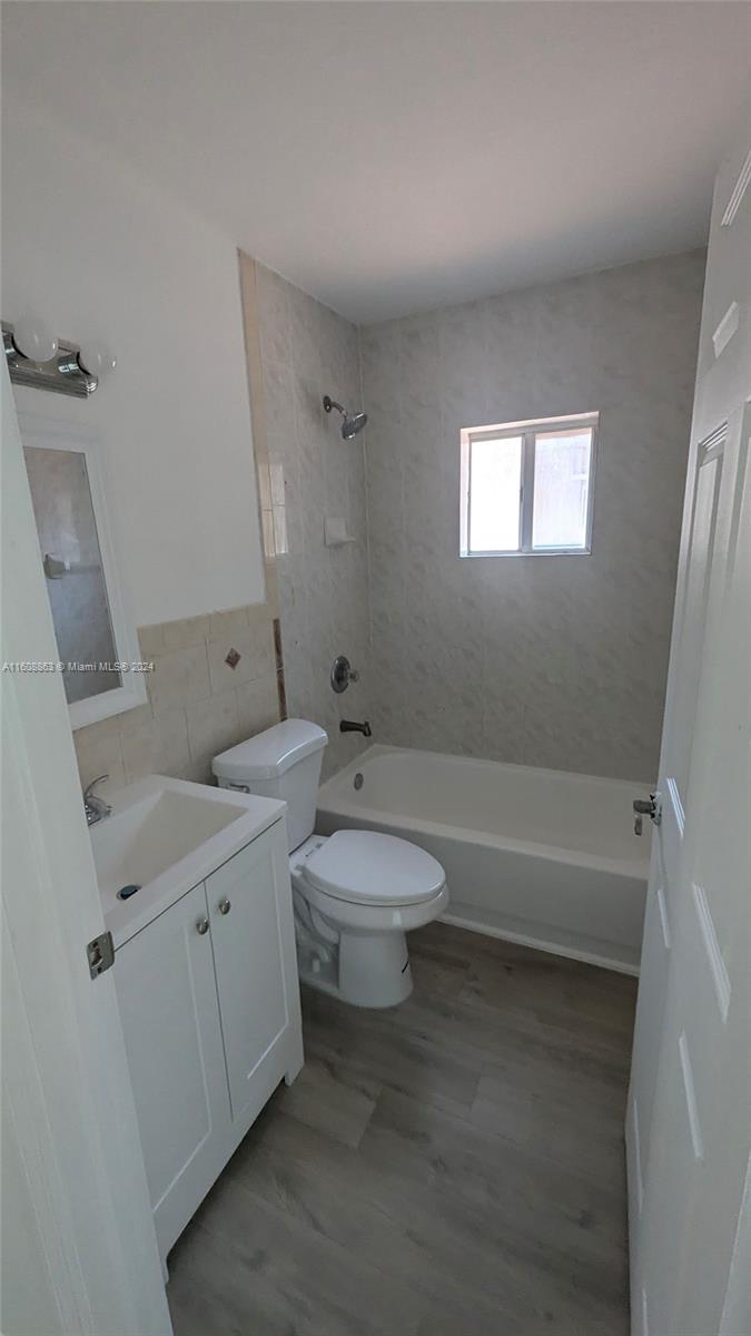 3723 NW 17 AV # A9