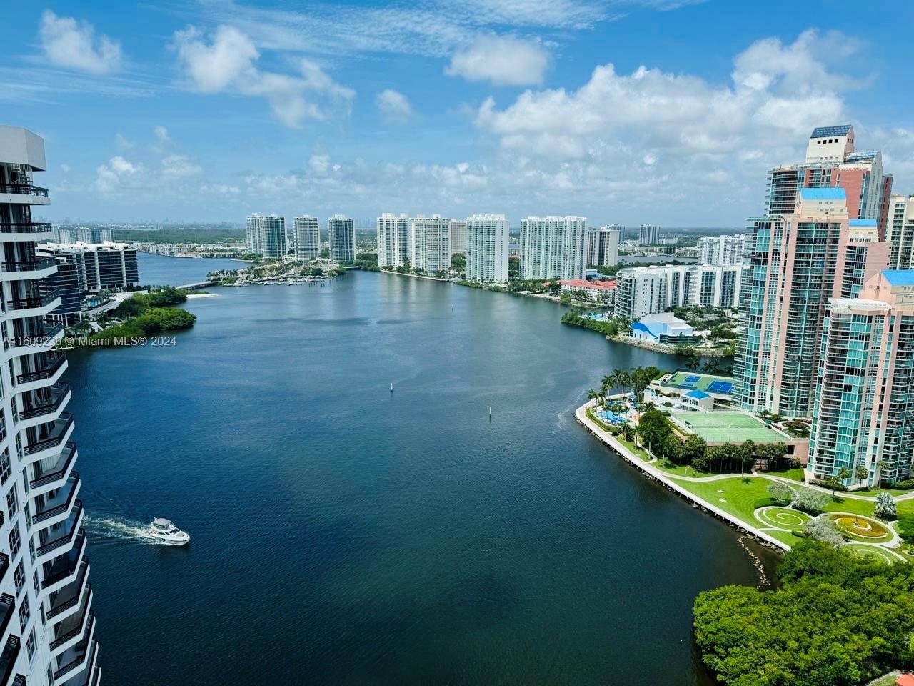 3530 Mystic Pointe Dr Unit: LPH05