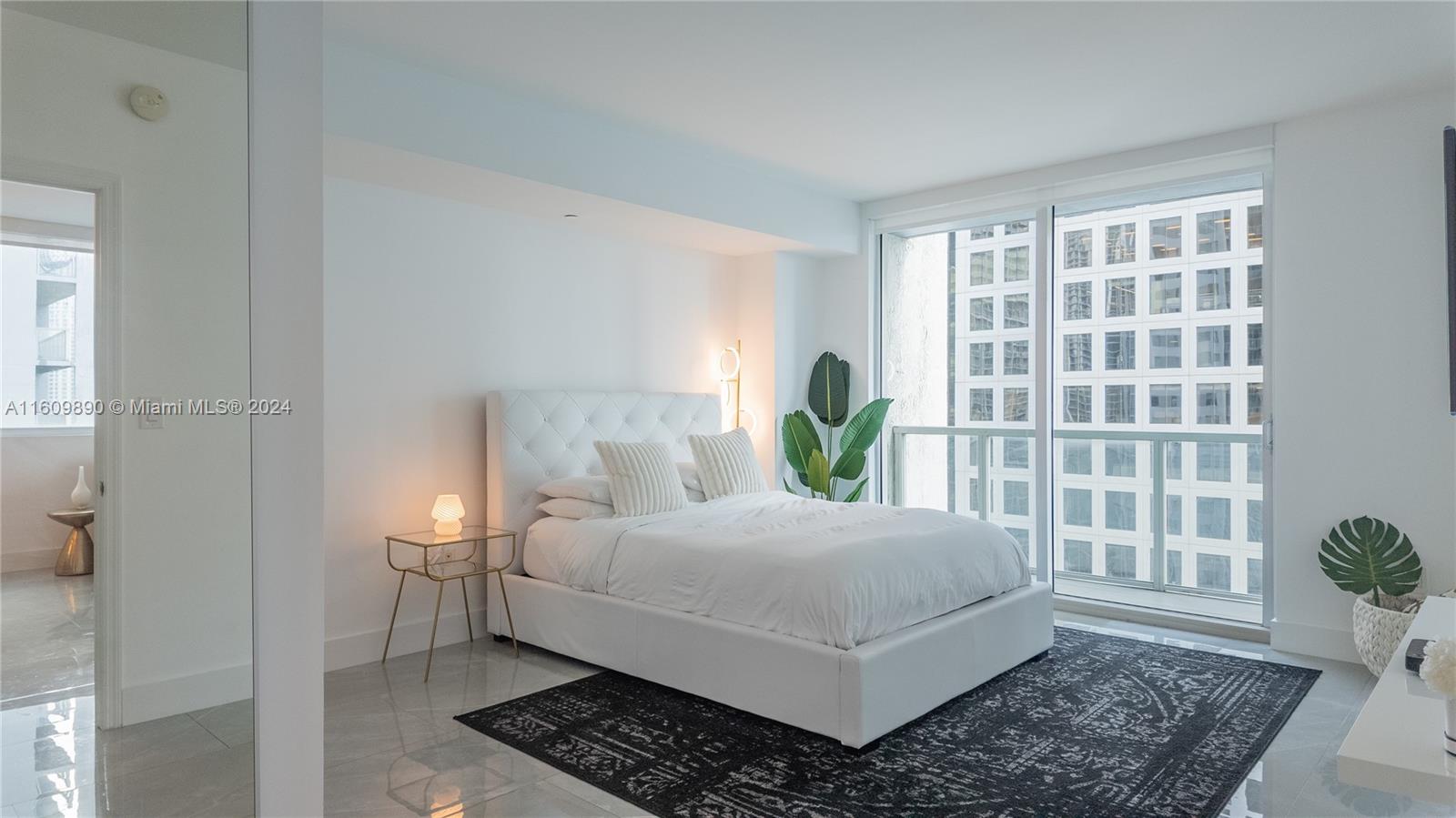 500 Brickell Ave # 2110