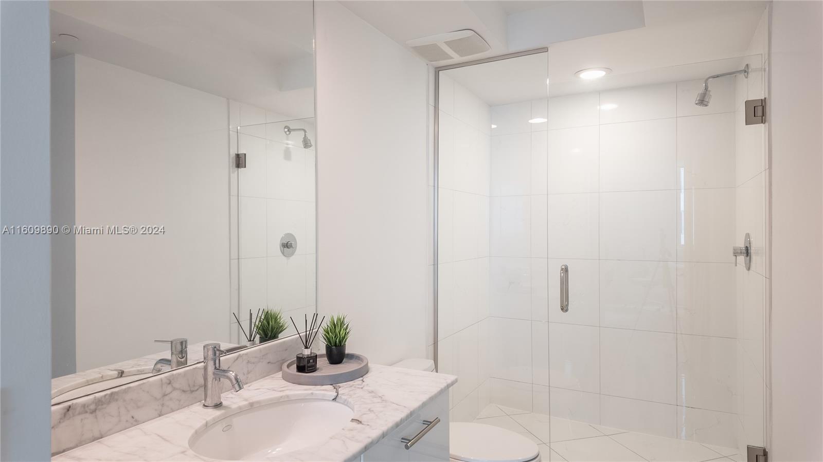 500 Brickell Ave # 2110