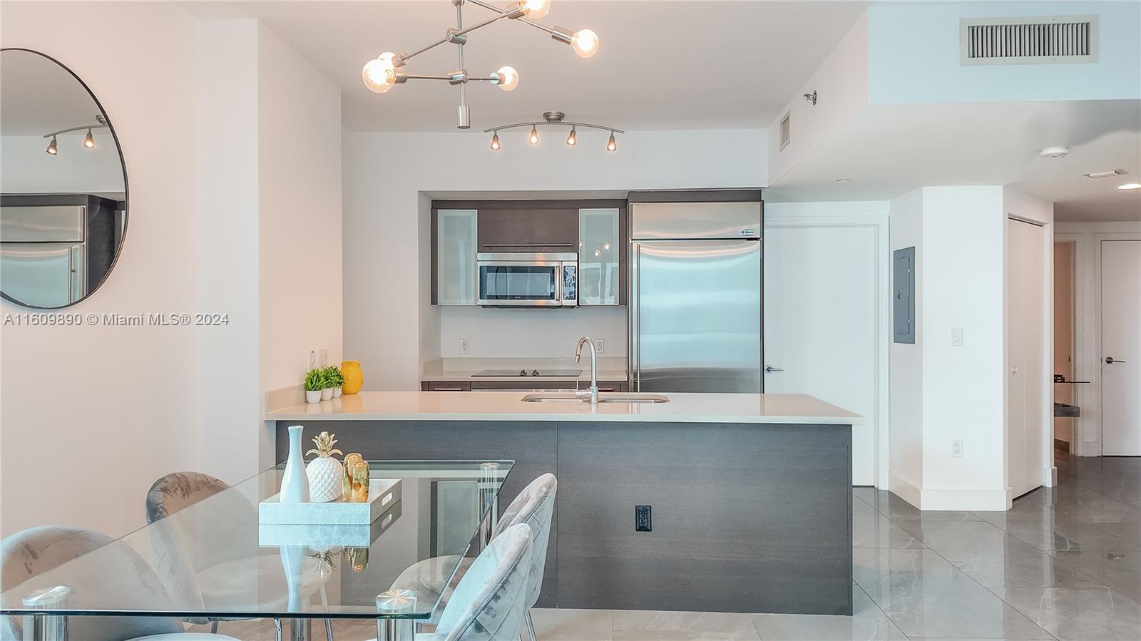 500 Brickell Ave # 2110