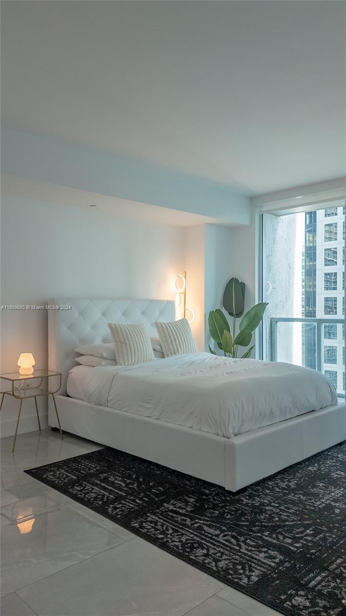 500 Brickell Ave # 2110