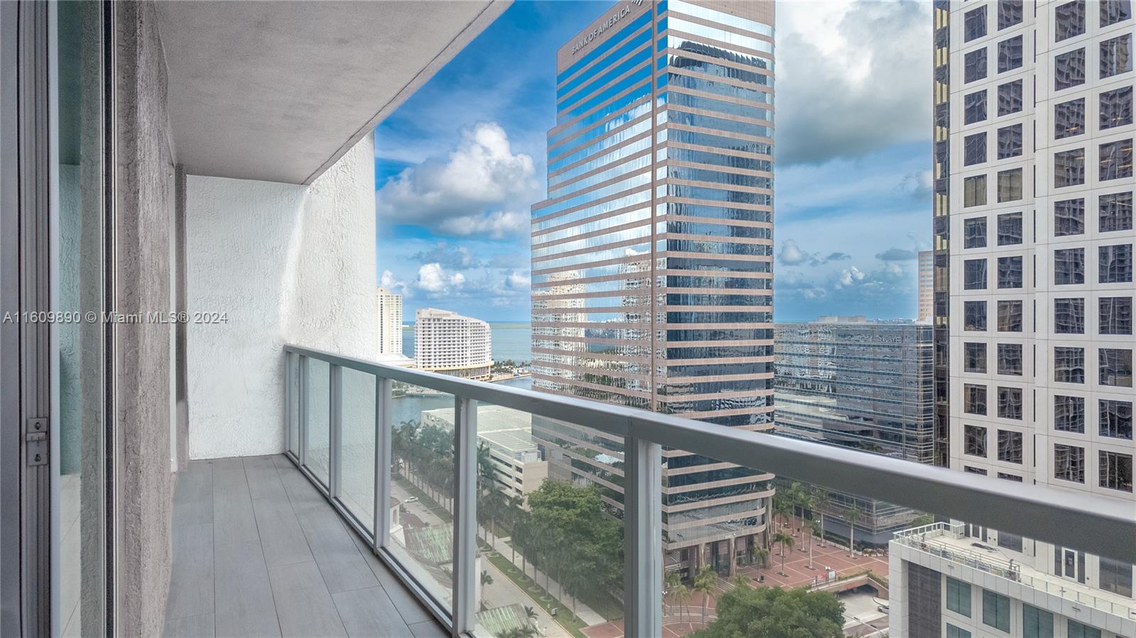 500 Brickell Ave # 2110