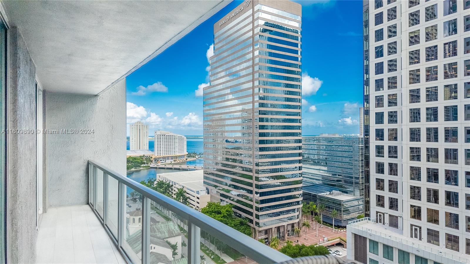 500 Brickell Ave # 2110