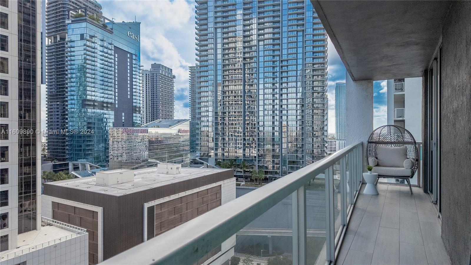 500 Brickell Ave # 2110