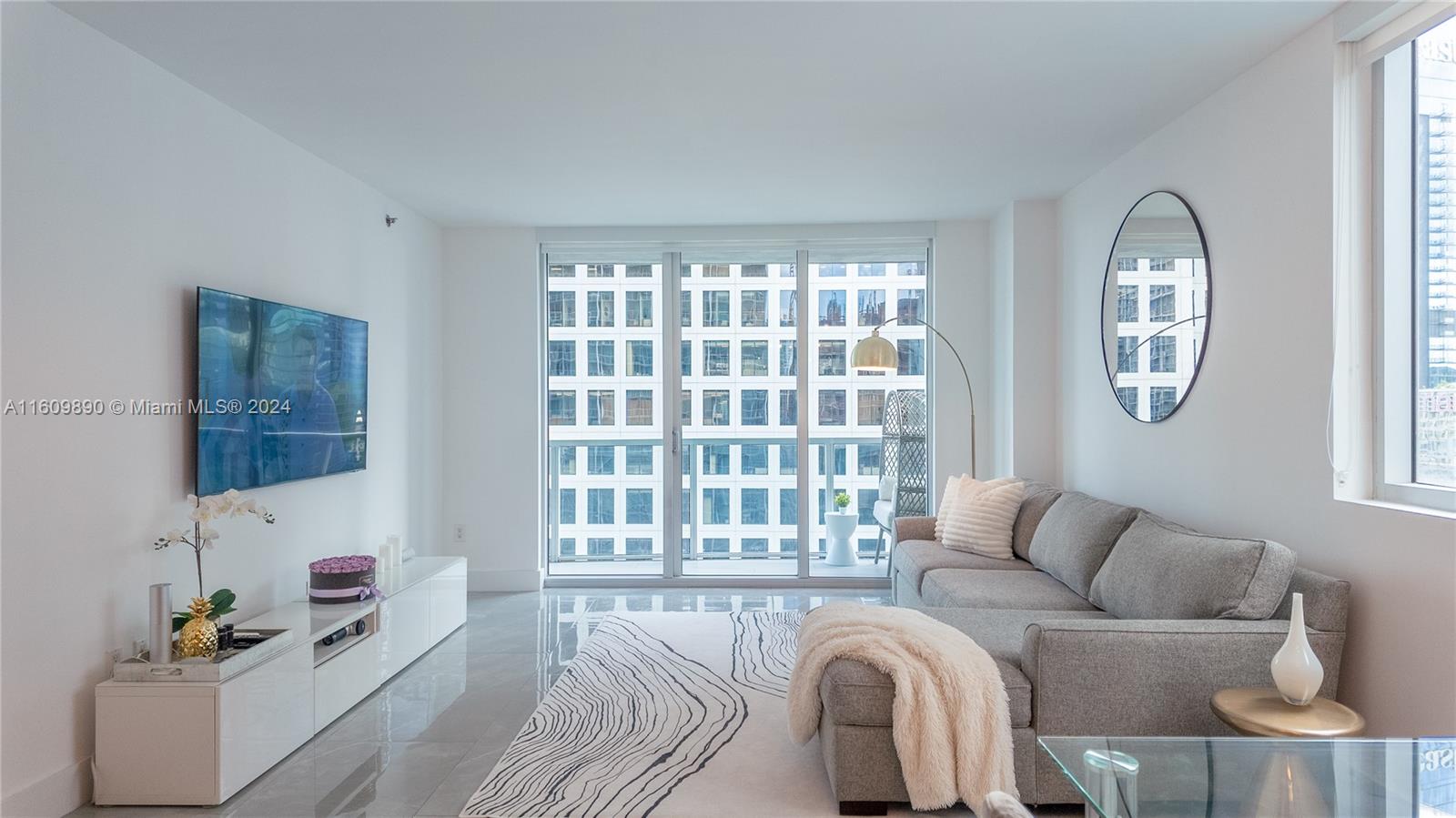 500 Brickell Ave # 2110