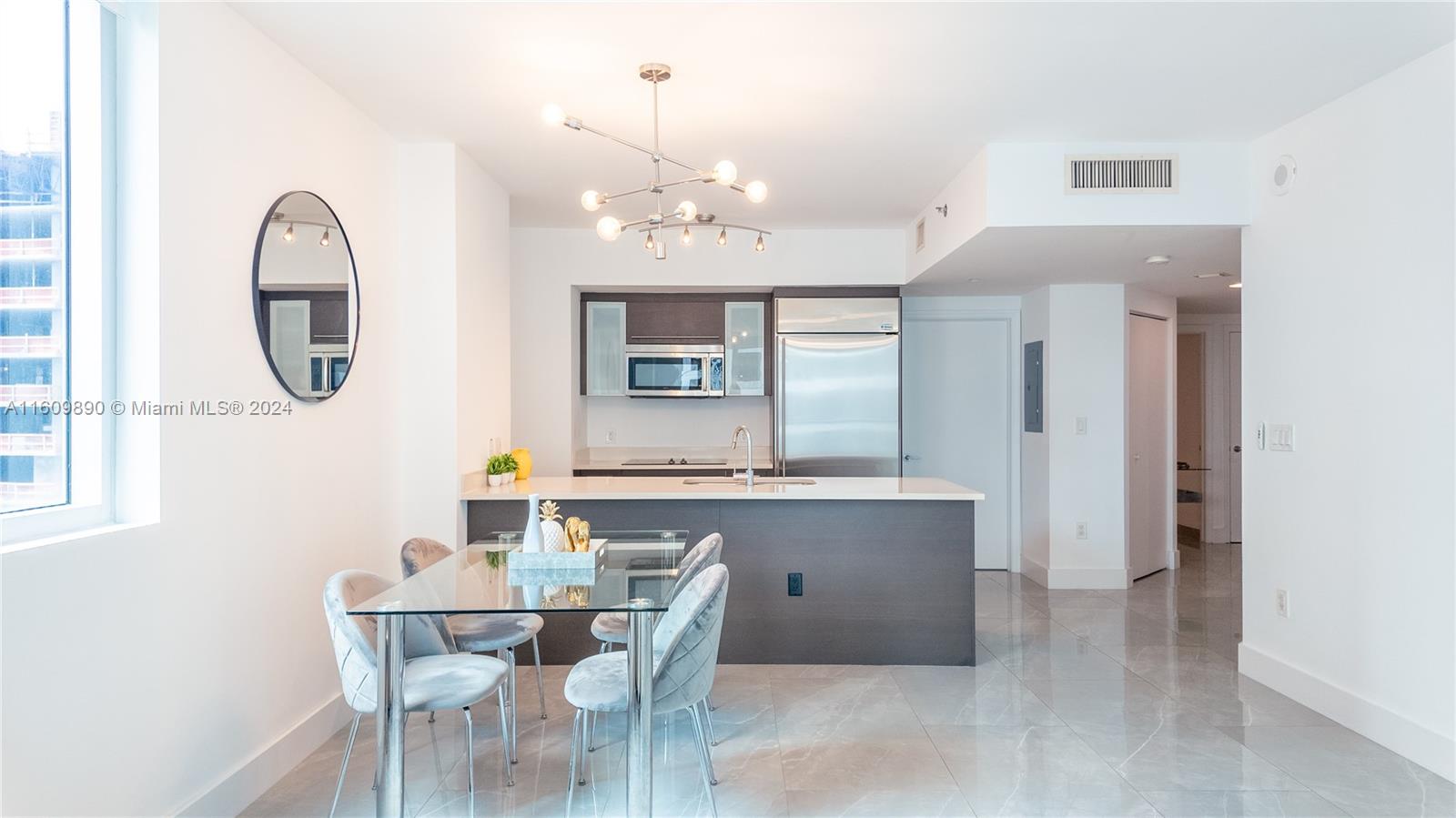 500 Brickell Ave # 2110