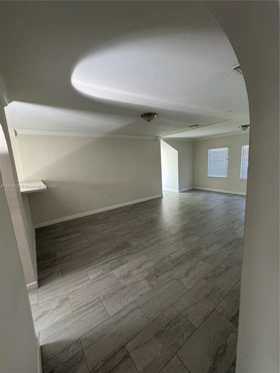934 SW 8th Ct