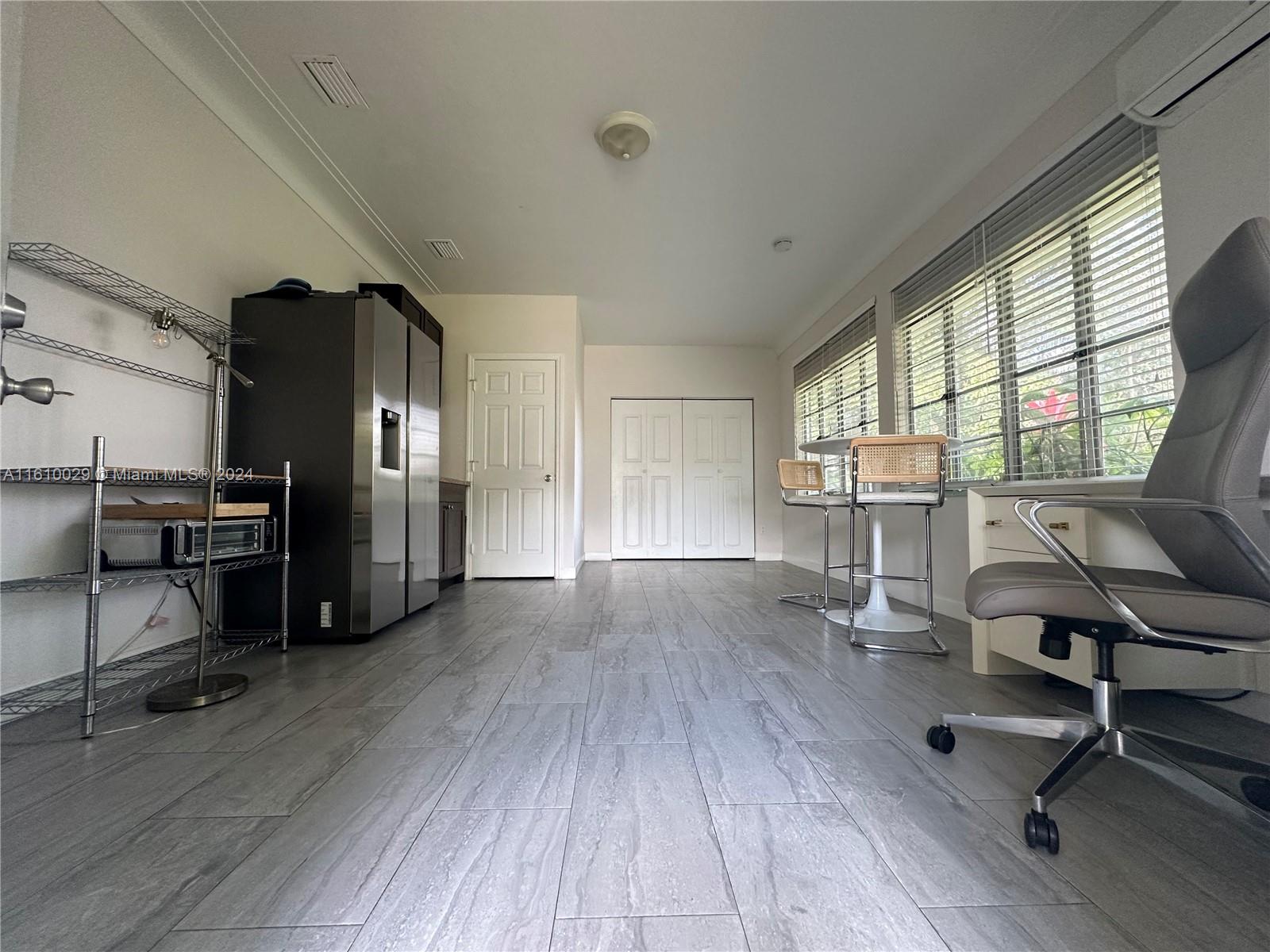 934 SW 8th Ct