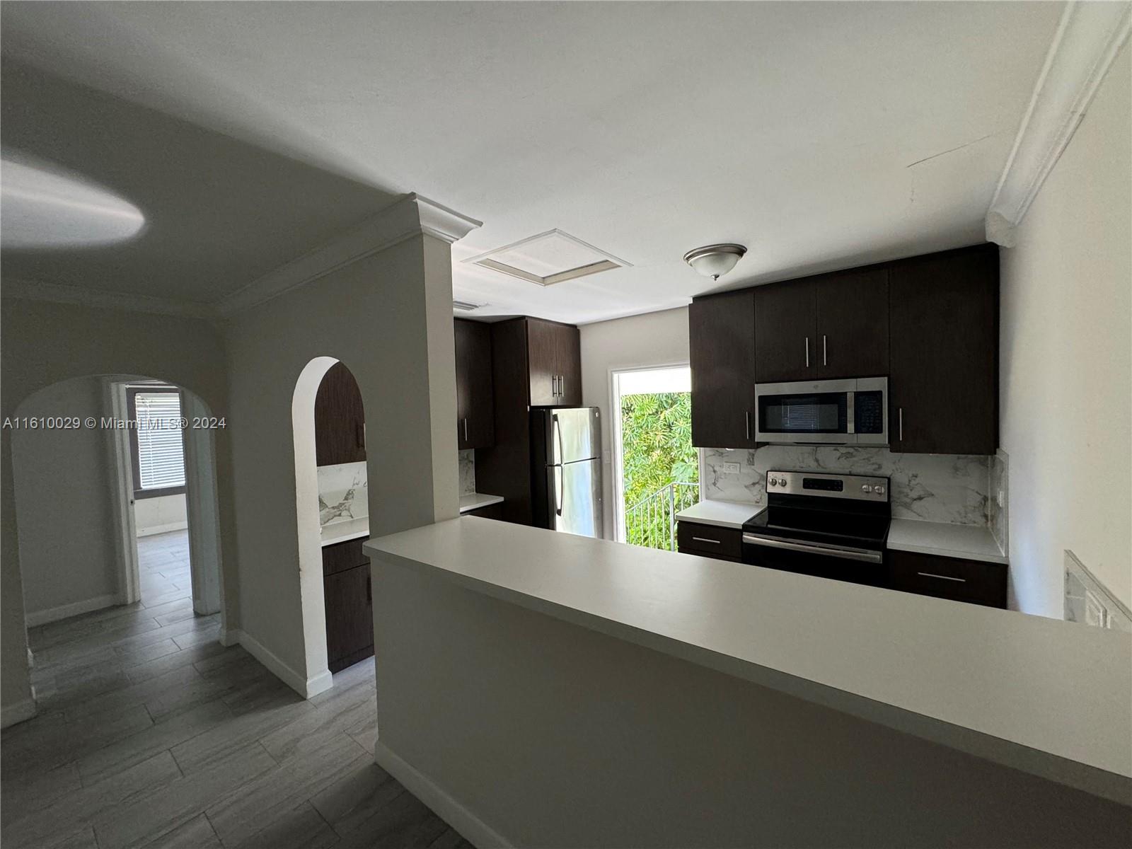 934 SW 8th Ct