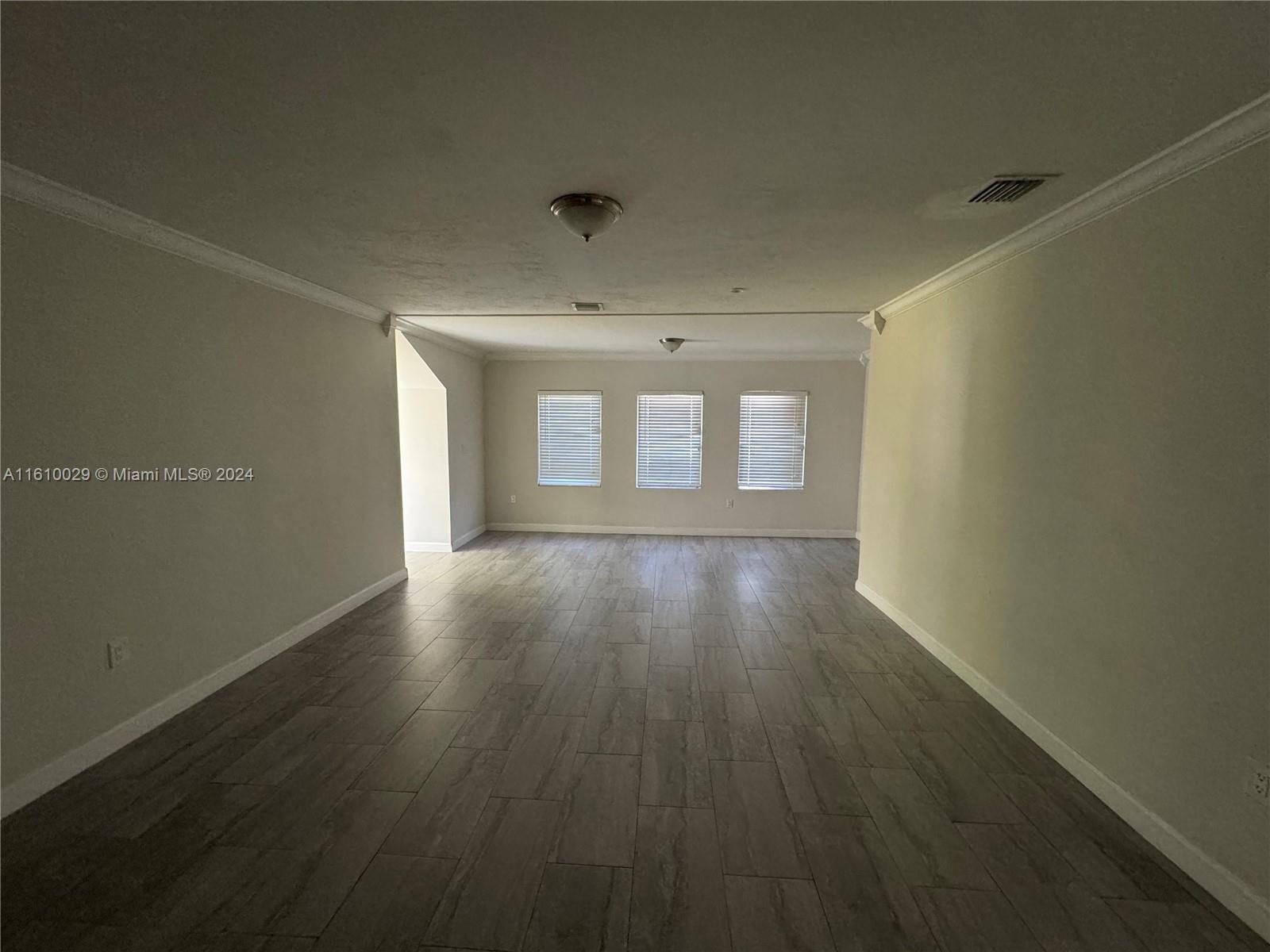934 SW 8th Ct