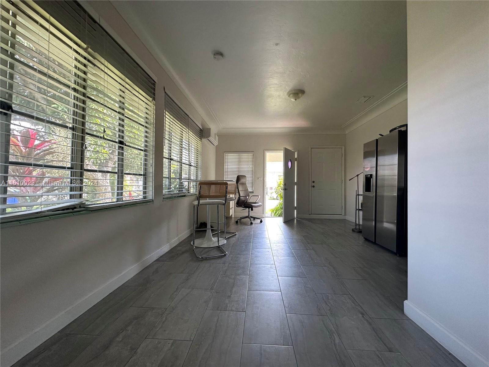 934 SW 8th Ct