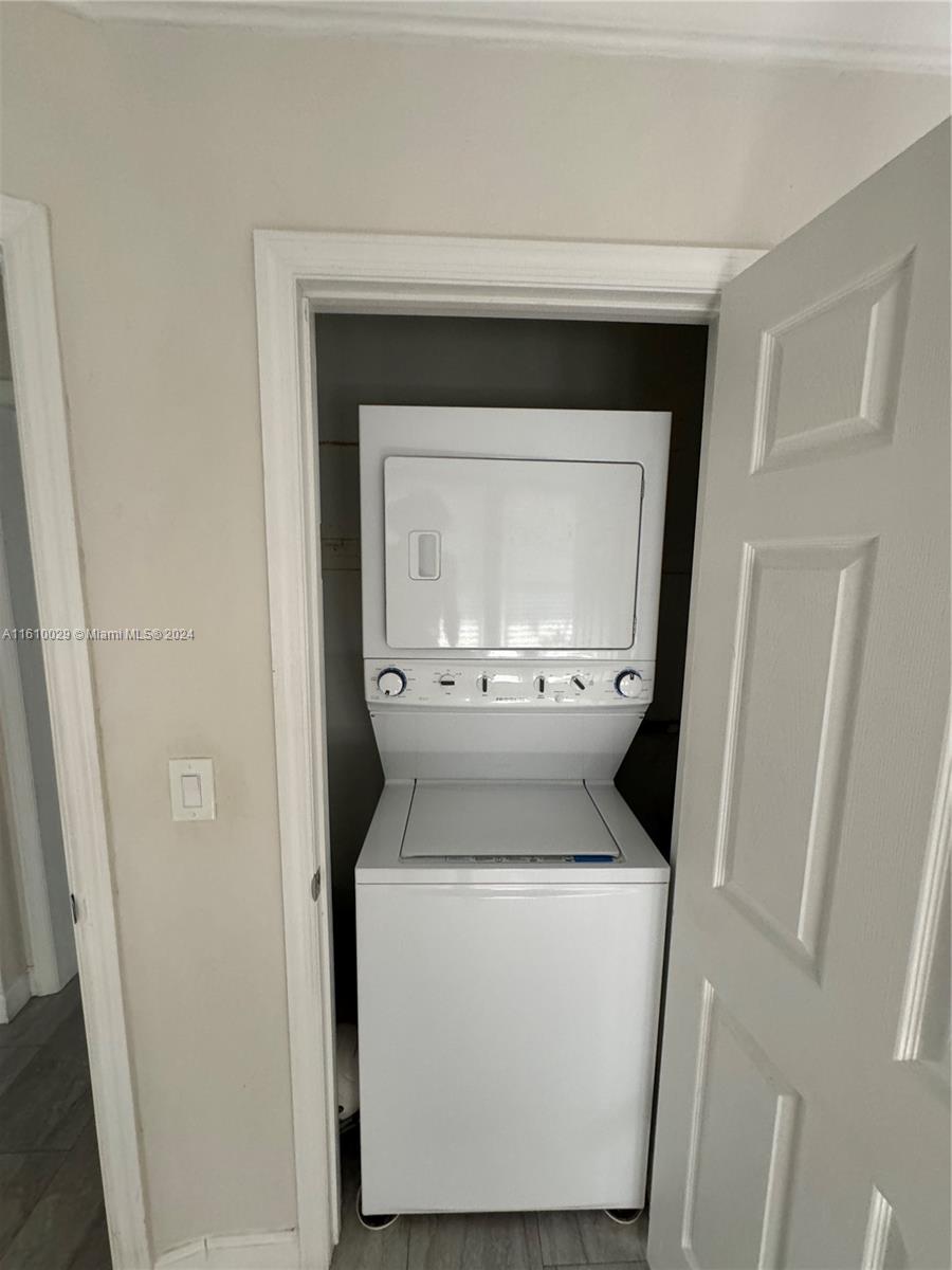 934 SW 8th Ct