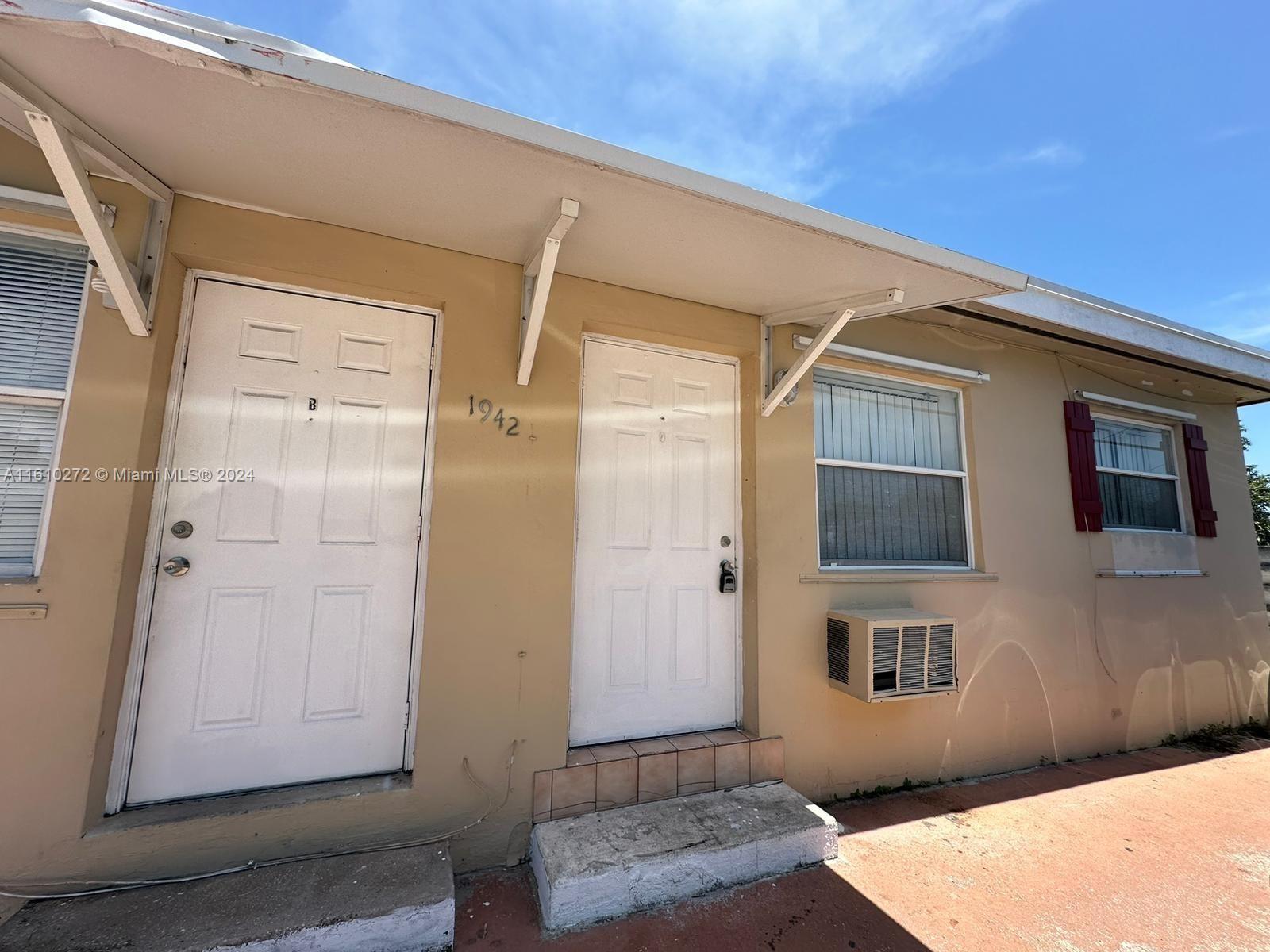 1942 Thomas St # 3 Unit: 1-3