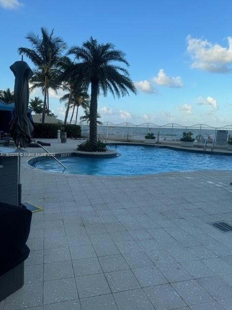 16699 Collins Ave # 2509