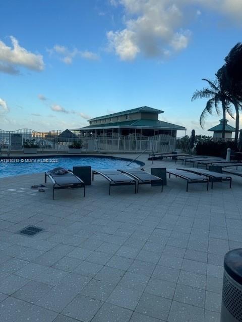 16699 Collins Ave # 2509
