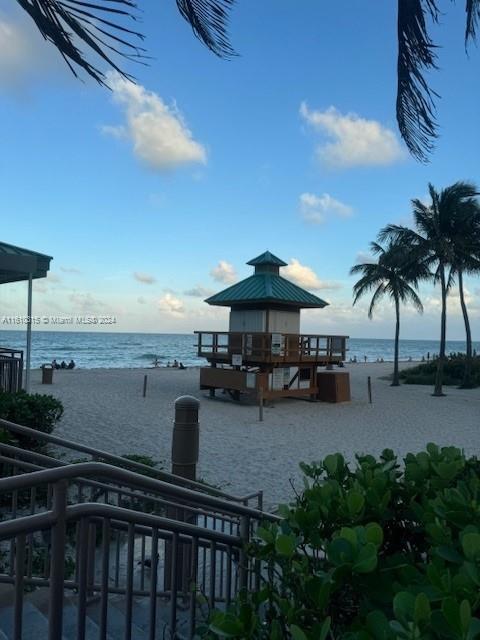 16699 Collins Ave # 2509