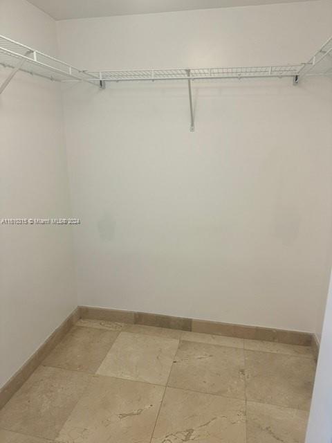 16699 Collins Ave # 2509