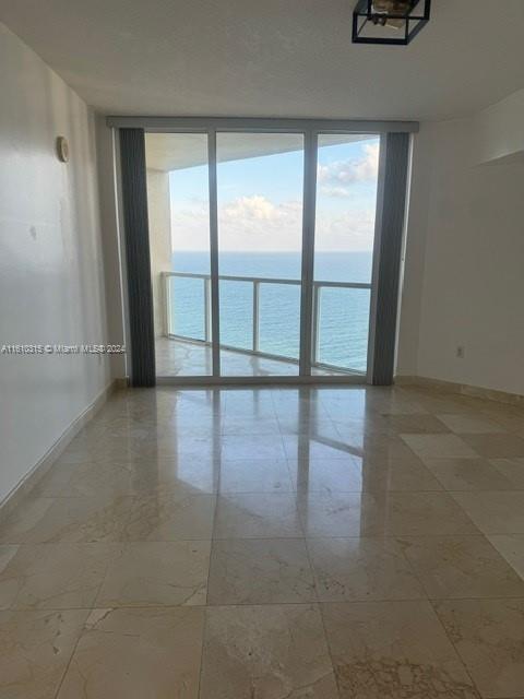 16699 Collins Ave # 2509
